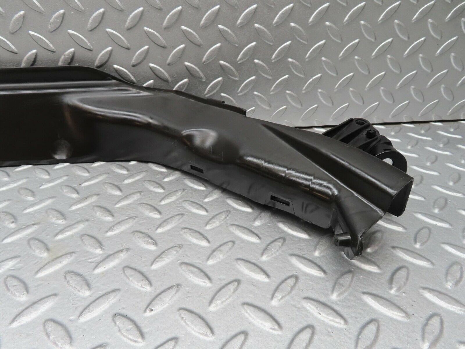 14904 Mercedes-Benz W140 S320 Engine Bay Cable Channel 1408214589