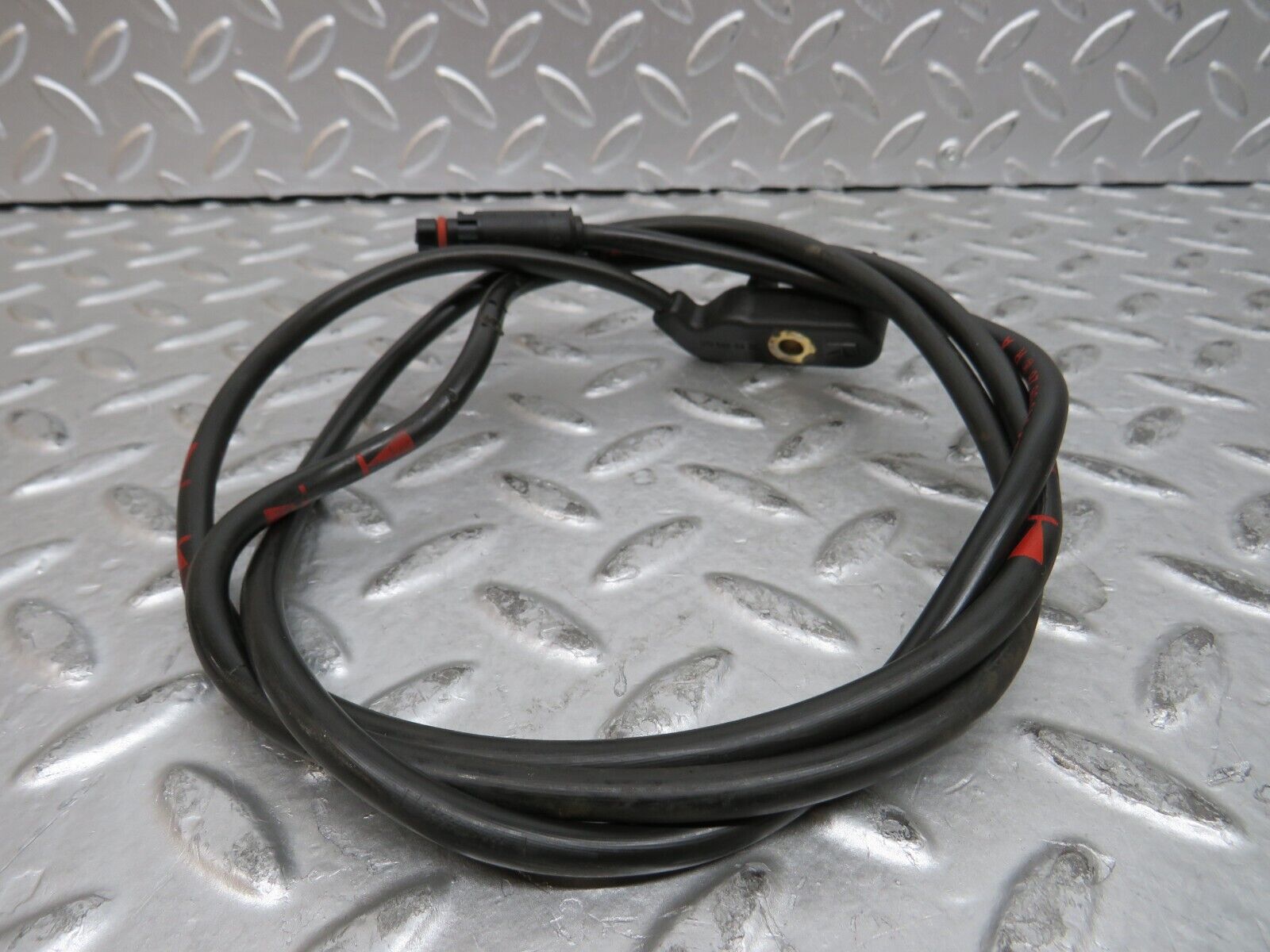 29147 Mercedes-Benz C124 320CE Brake Pad Sensor Wire Right 1245435826 01954553