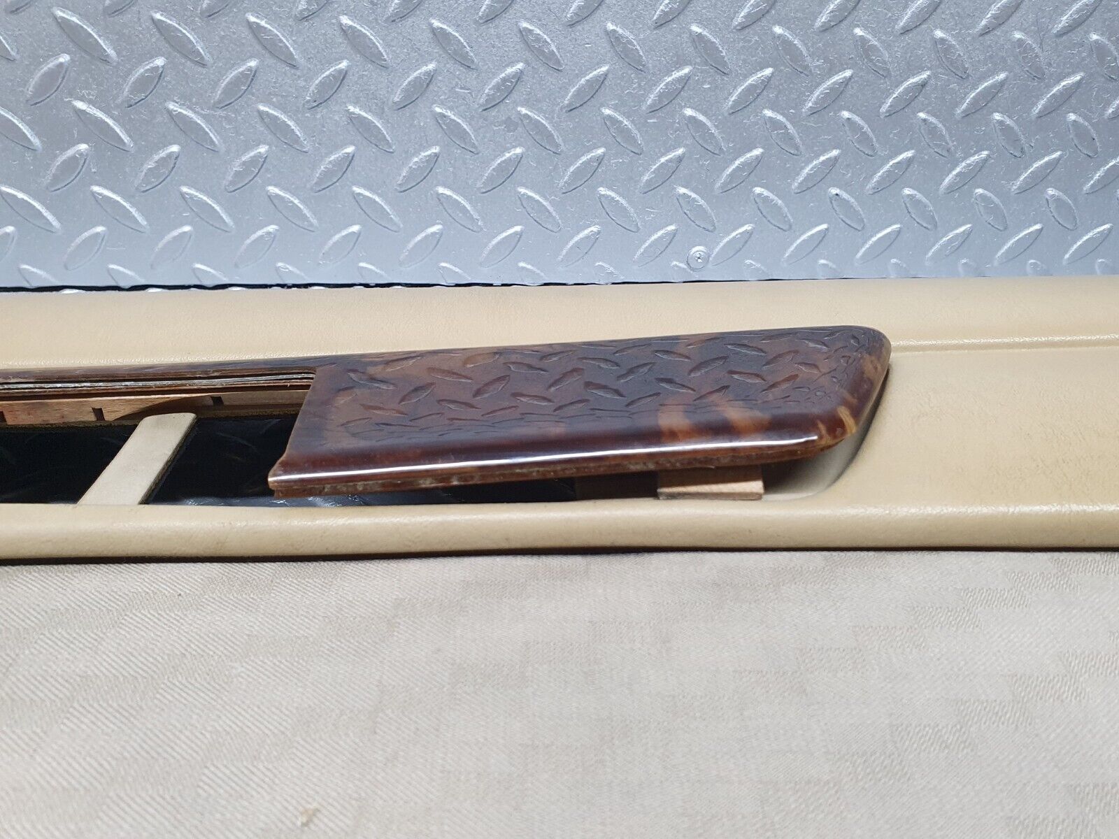 41118 Mercedes-Benz W126 300SE Front Right Door Card Beige 1267270270