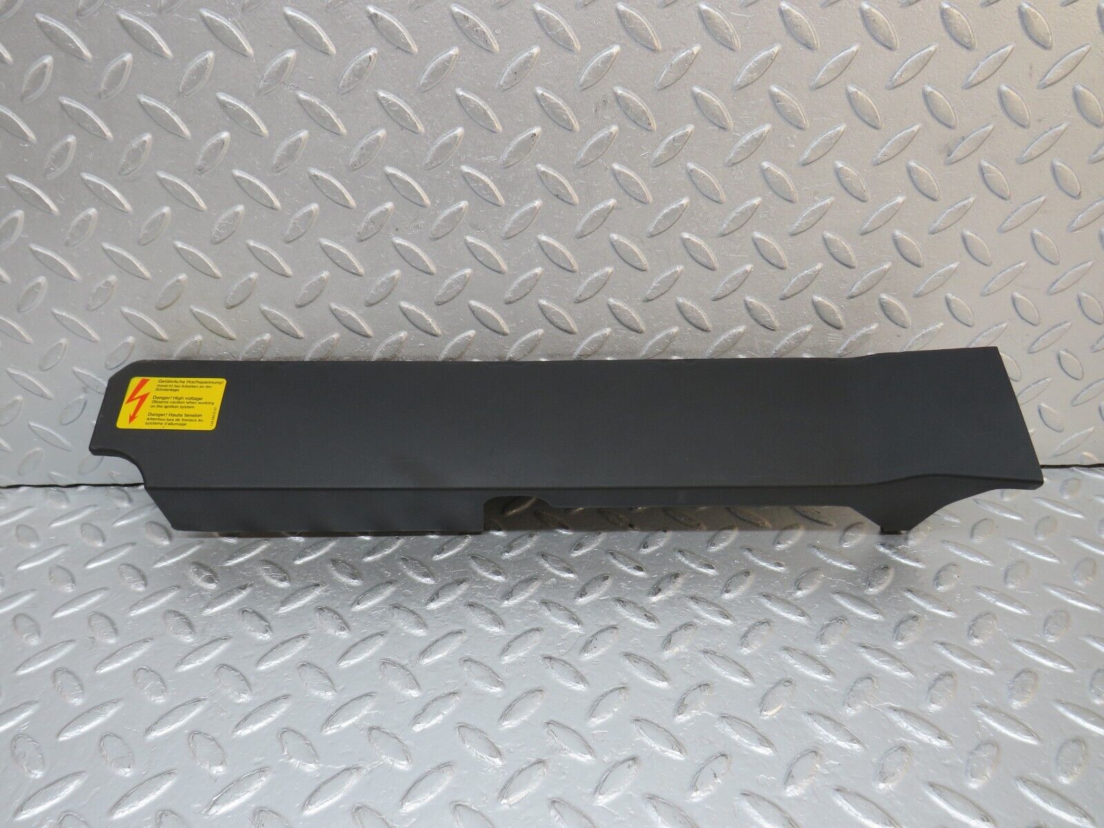 38372 Mercedes-Benz R129 280SL Coupe Ignition Wire Cover 1041590325