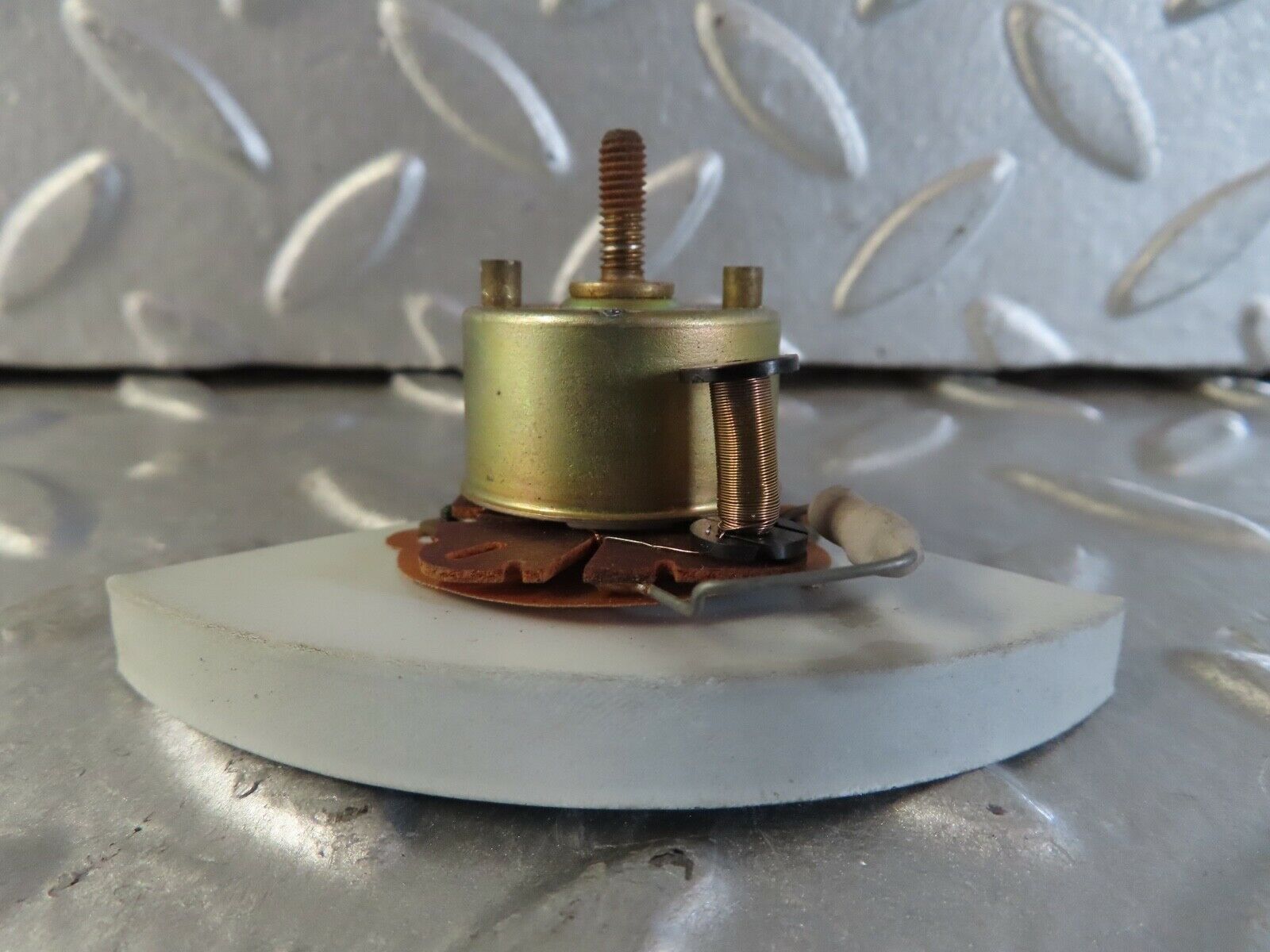 10642 Mercedes-Benz W115 Fuel Gauge