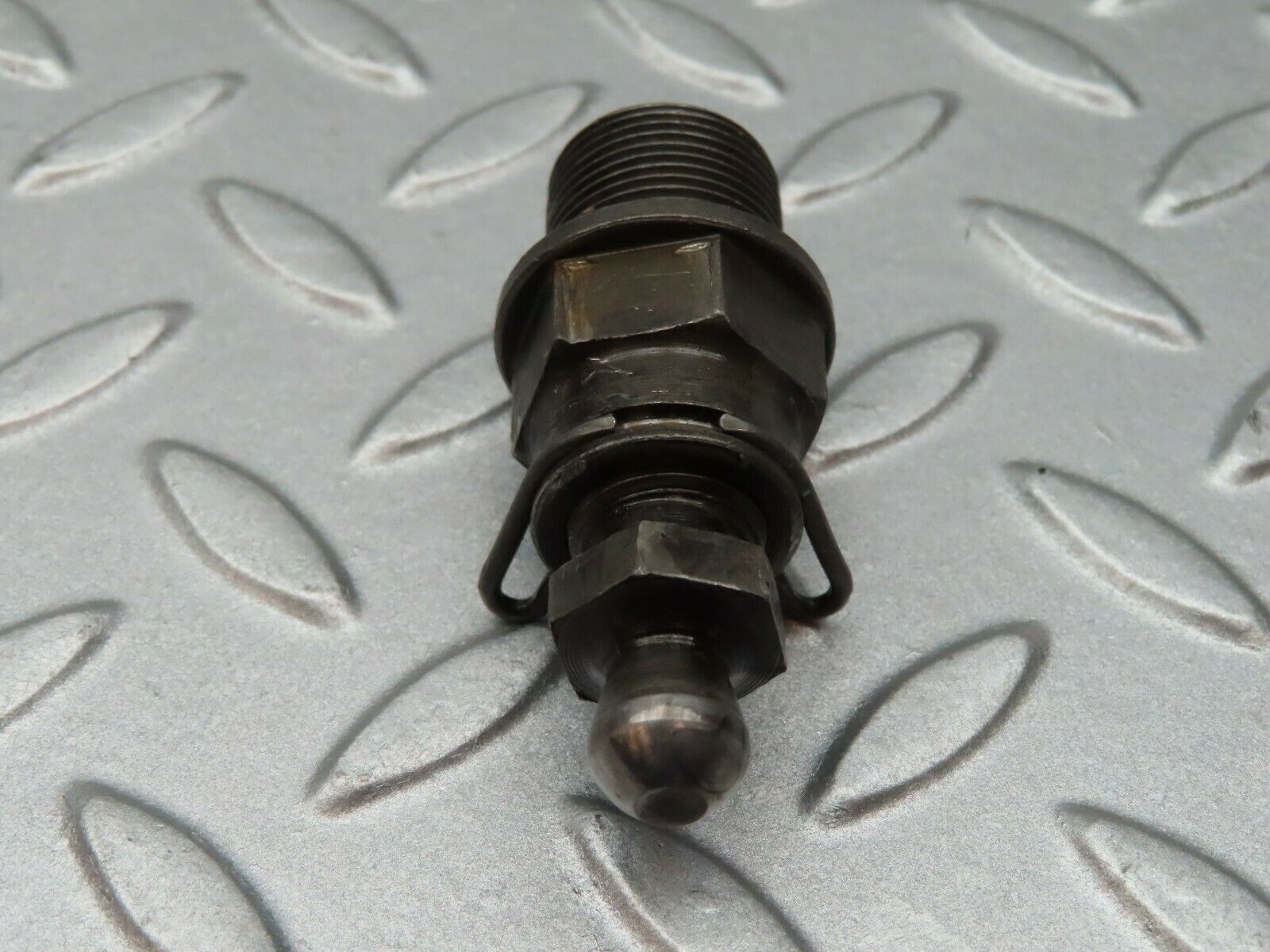 3552 Mercedes-Benz W108 280SE Ball Studs For Rocker Arm Mounting (Timing)