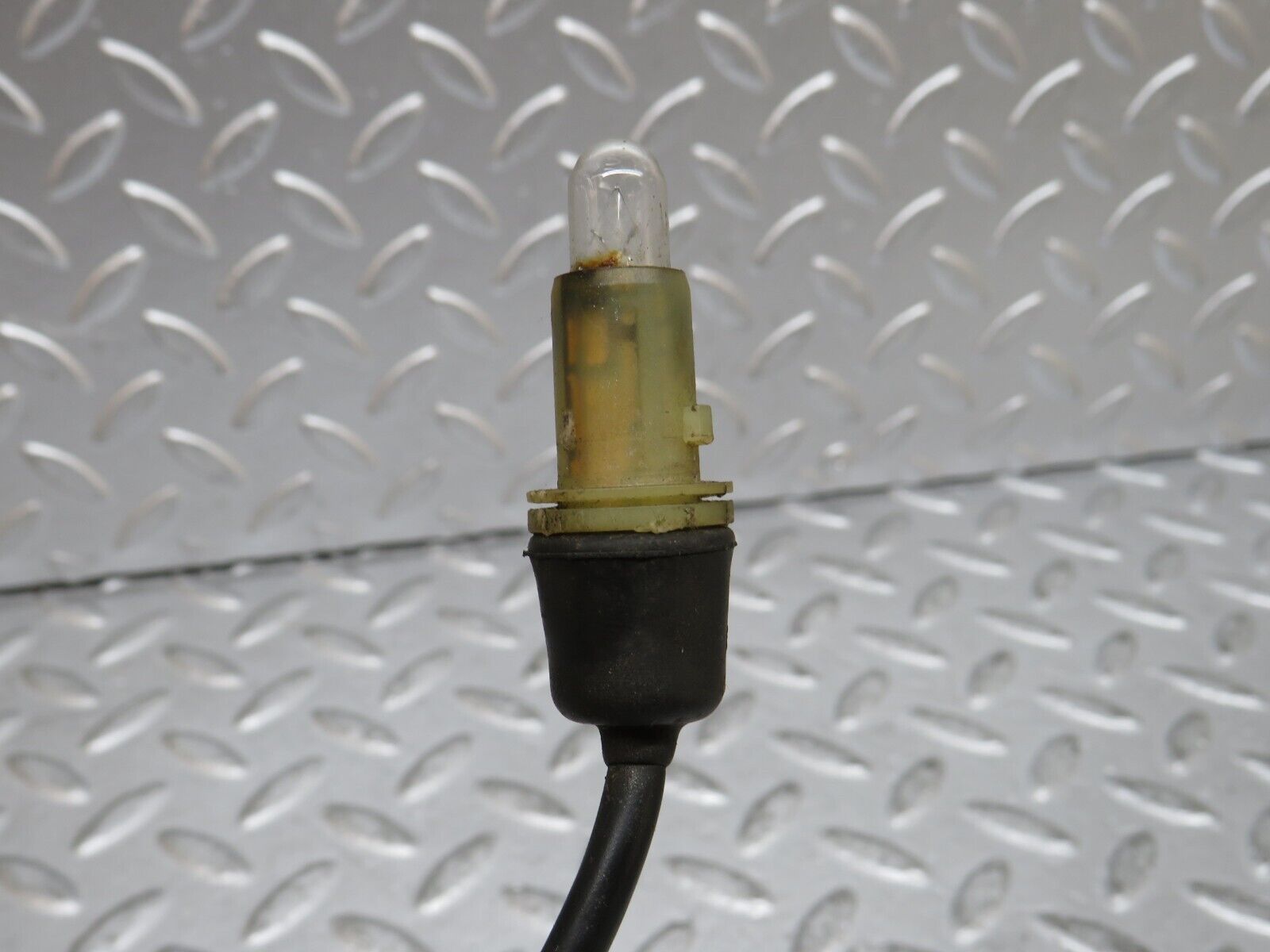 29593 Mercedes-Benz W124 230E Front Wing Indicator Cable Wire 1249971881