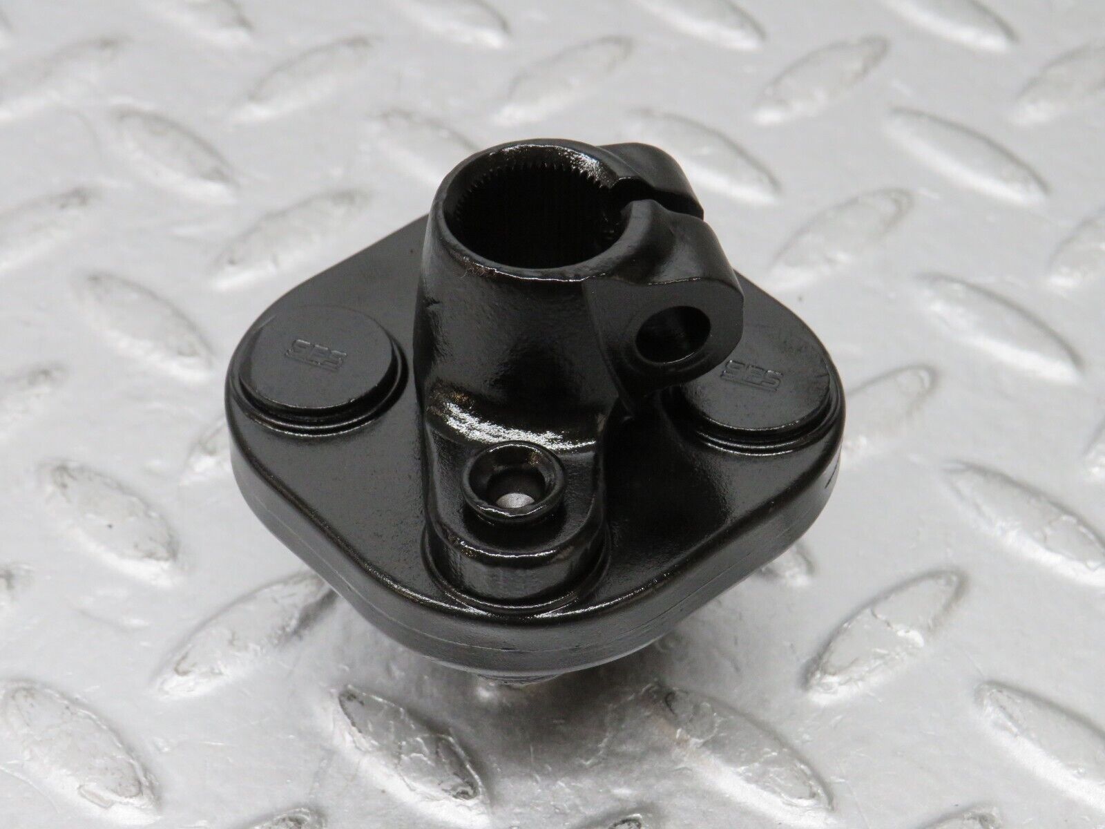 36098 Mercedes-Benz W126 420SE Steering Column Lower Shaft Connector 126462014