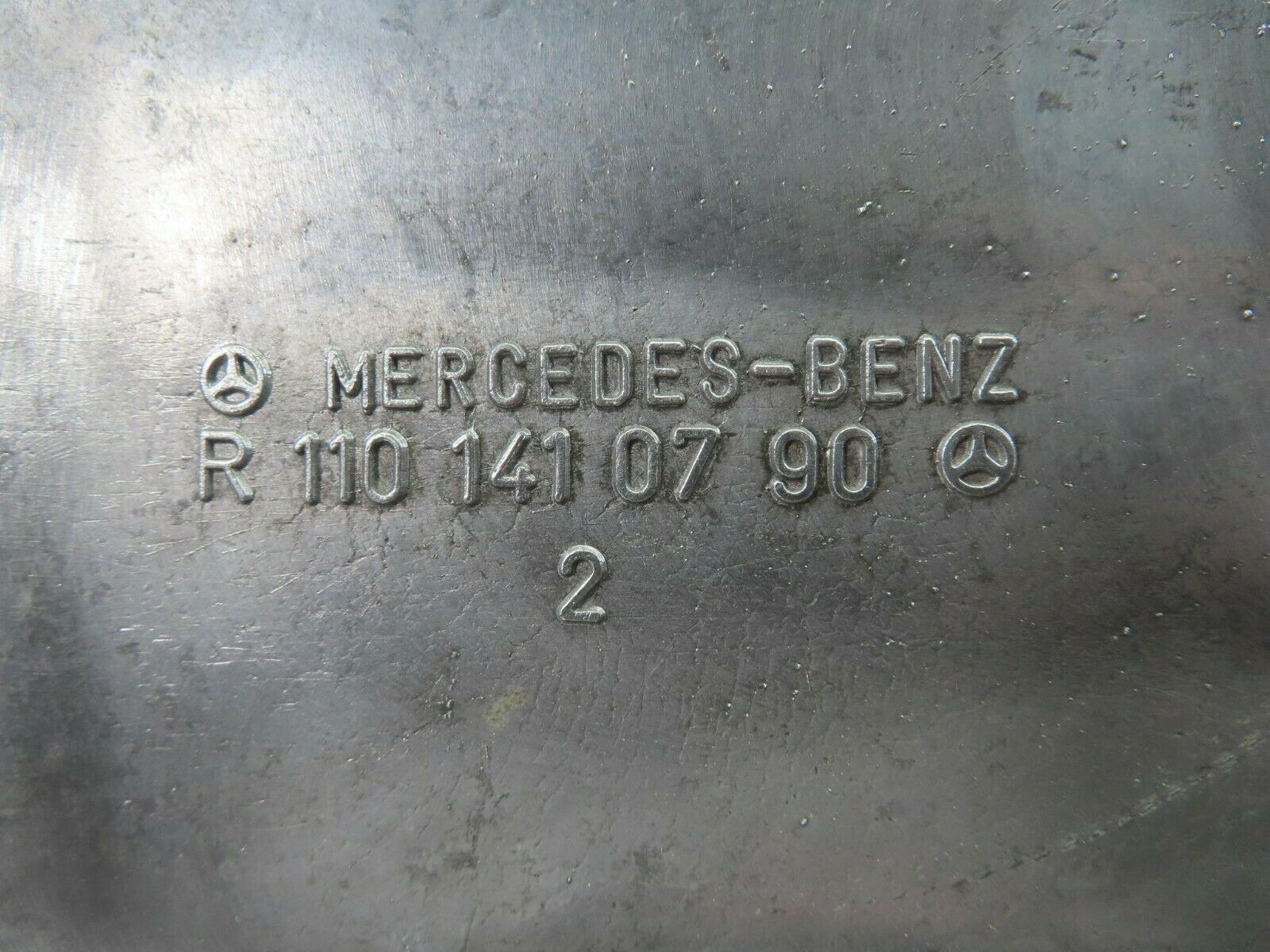 8519 Mercedes-Benz W123 Air Flow Mass Meter Sensor Bosch 0438120032