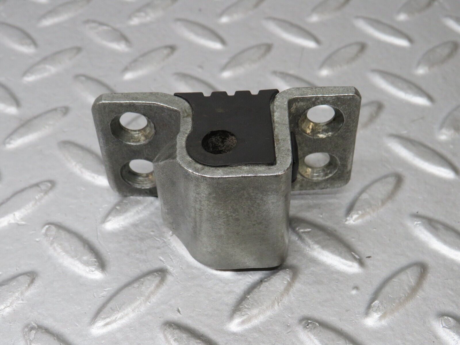 36128 Mercedes-Benz W126 420SE Door Lock Latch Right Side