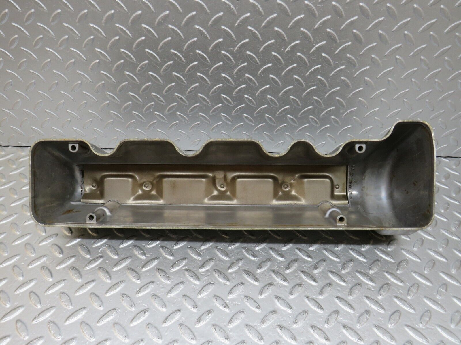 34537 Mercedes-Benz C126 380SEC Cylinder Head Valve Cover Left 1170160005