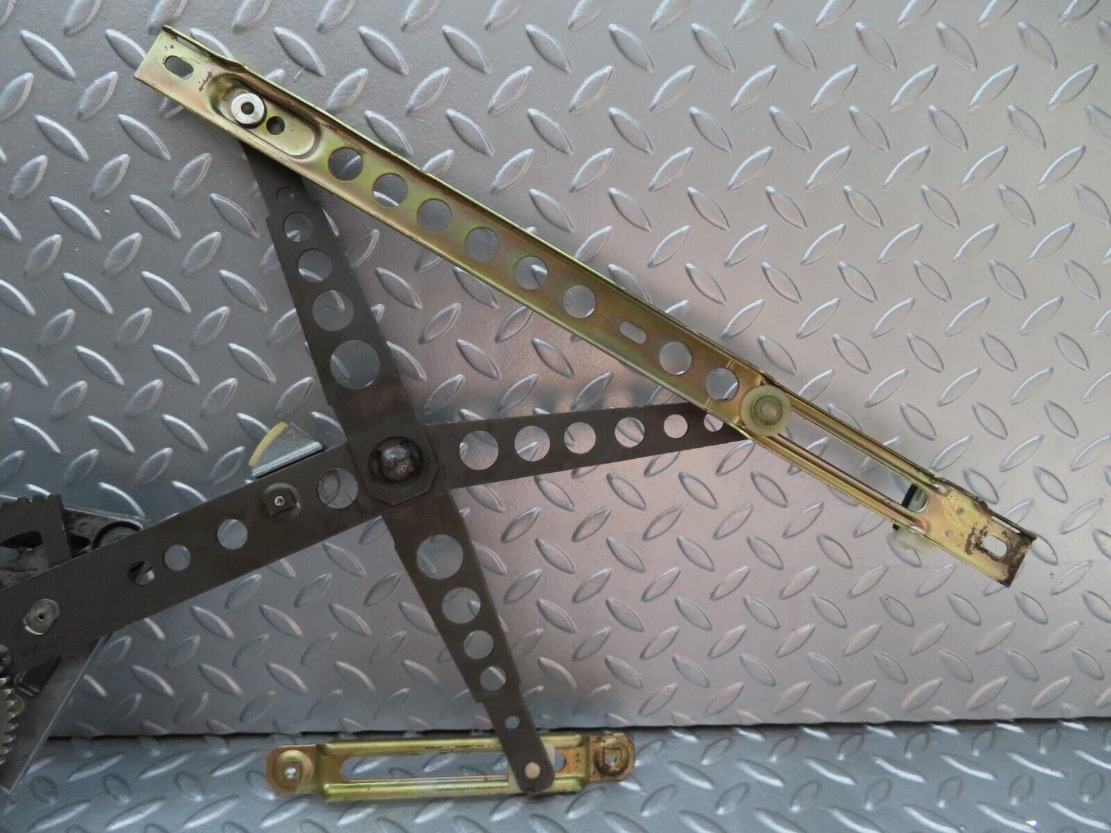 16007 Mercedes-Benz W123 280E Front Right Power Window Regulator 1237202846