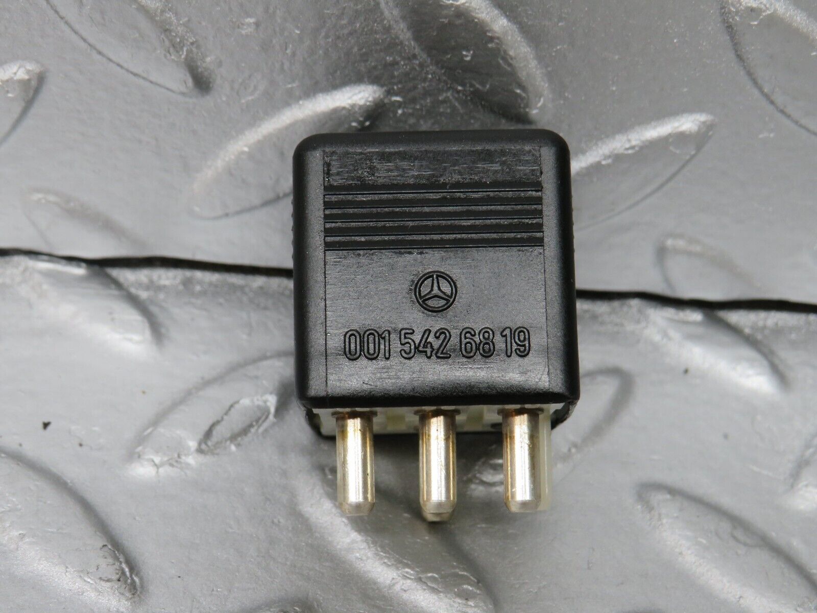 36088 Mercedes-Benz W126 420SE Fan Relay 0015426819