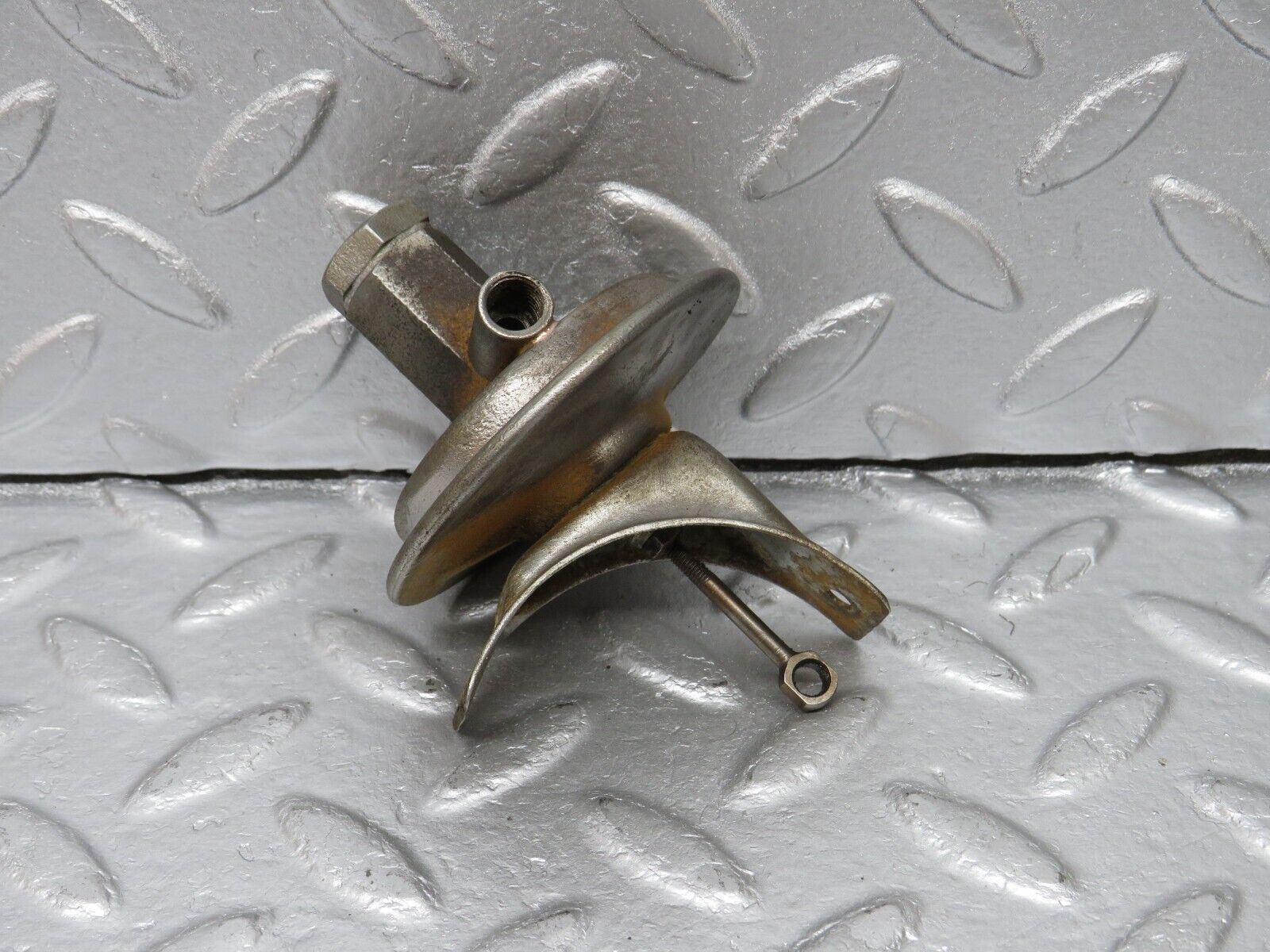 40305 Mercedes-Benz W110 230 Ignition Distributor Vacuum Control Valve