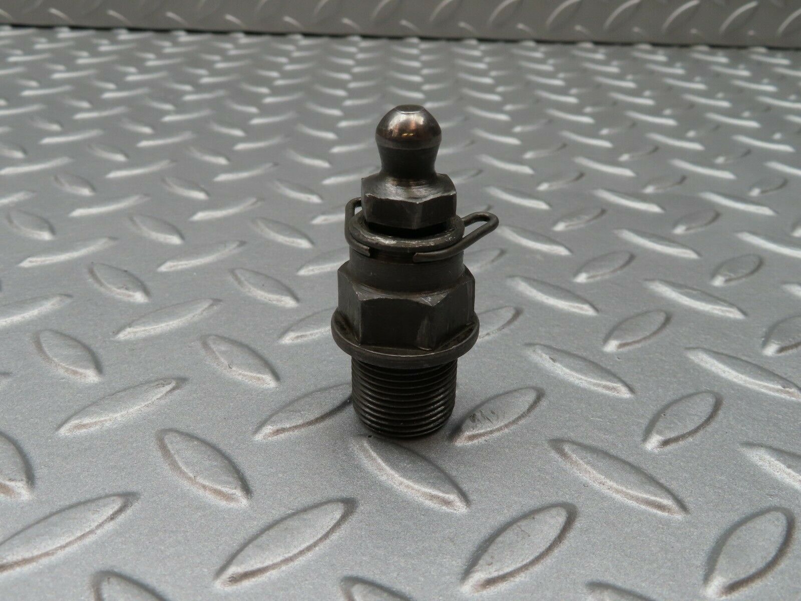 3543 Mercedes-Benz W108 280SE Ball Studs For Rocker Arm Mounting (Timing)