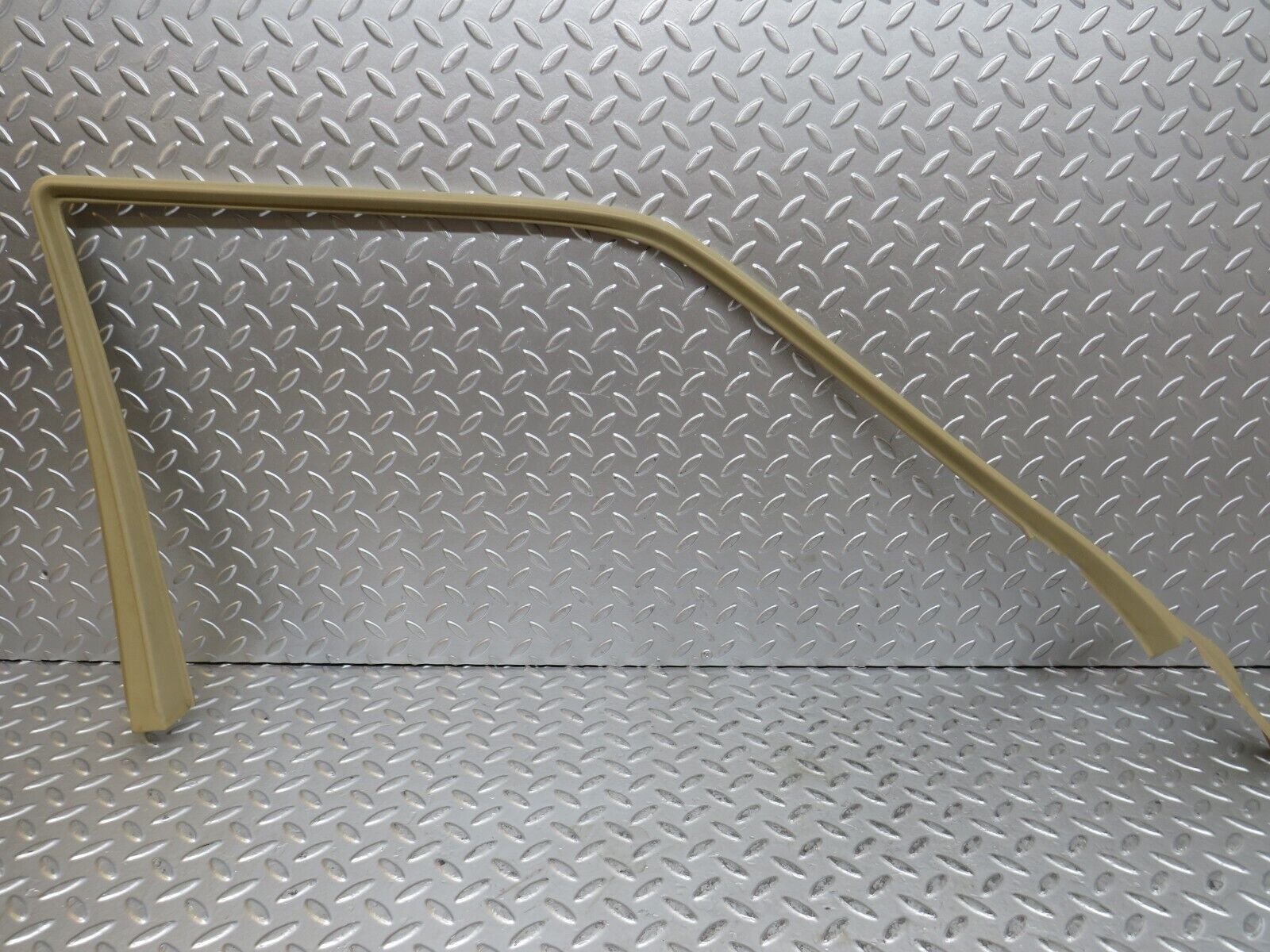 27777 Mercedes-Benz S124 300TE Front Left Door Window Frame Trim 1247250171