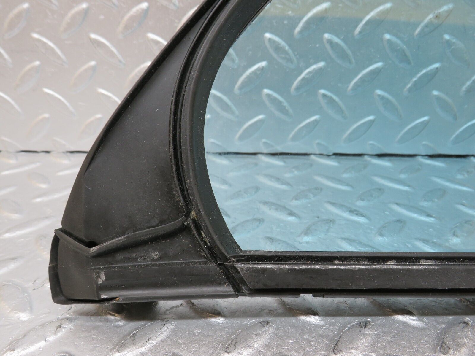 35061 Mercedes-Benz W210 320E Rear Left Quarter Window Glass 2107340124