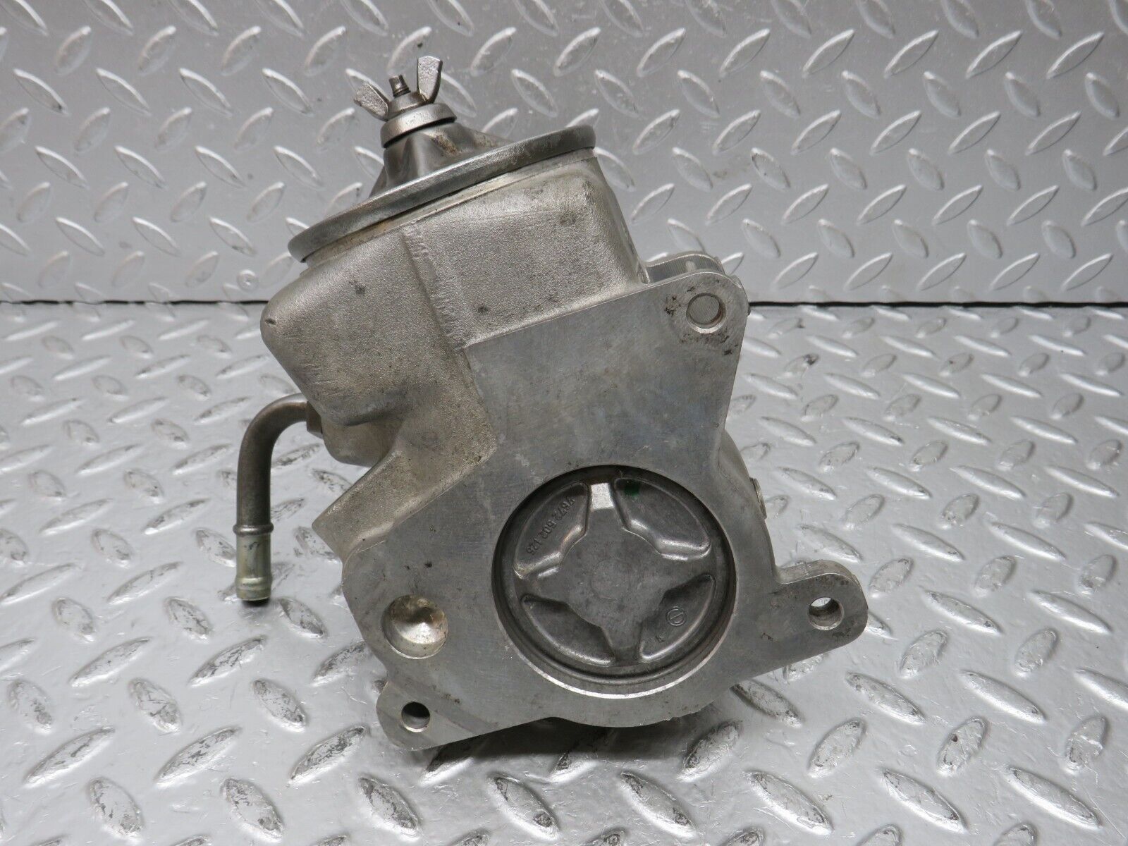 32886 Mercedes-Benz W123 300D Power Steering Pump 1164602480 7672900424