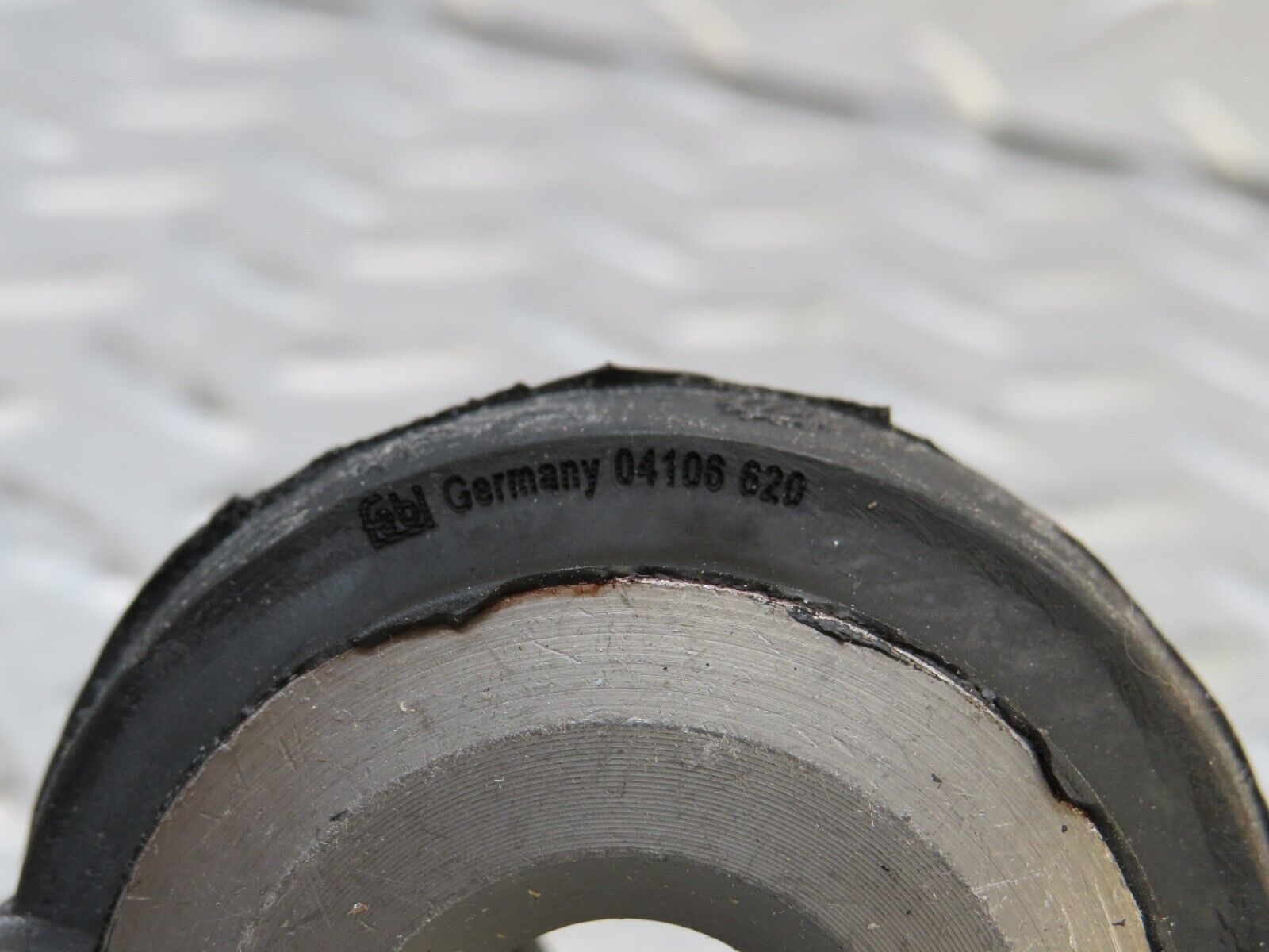 27081 Mercedes-Benz W123 280E Control Arm Bushing Kit New 1233301375