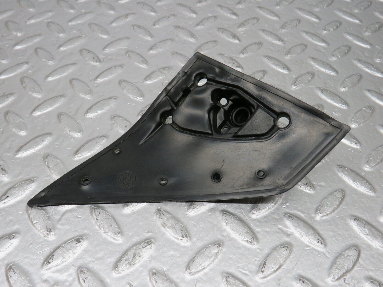 34200 Mercedes-Benz W124 260E Wing Mirror Rubber Seal Right 1248110298