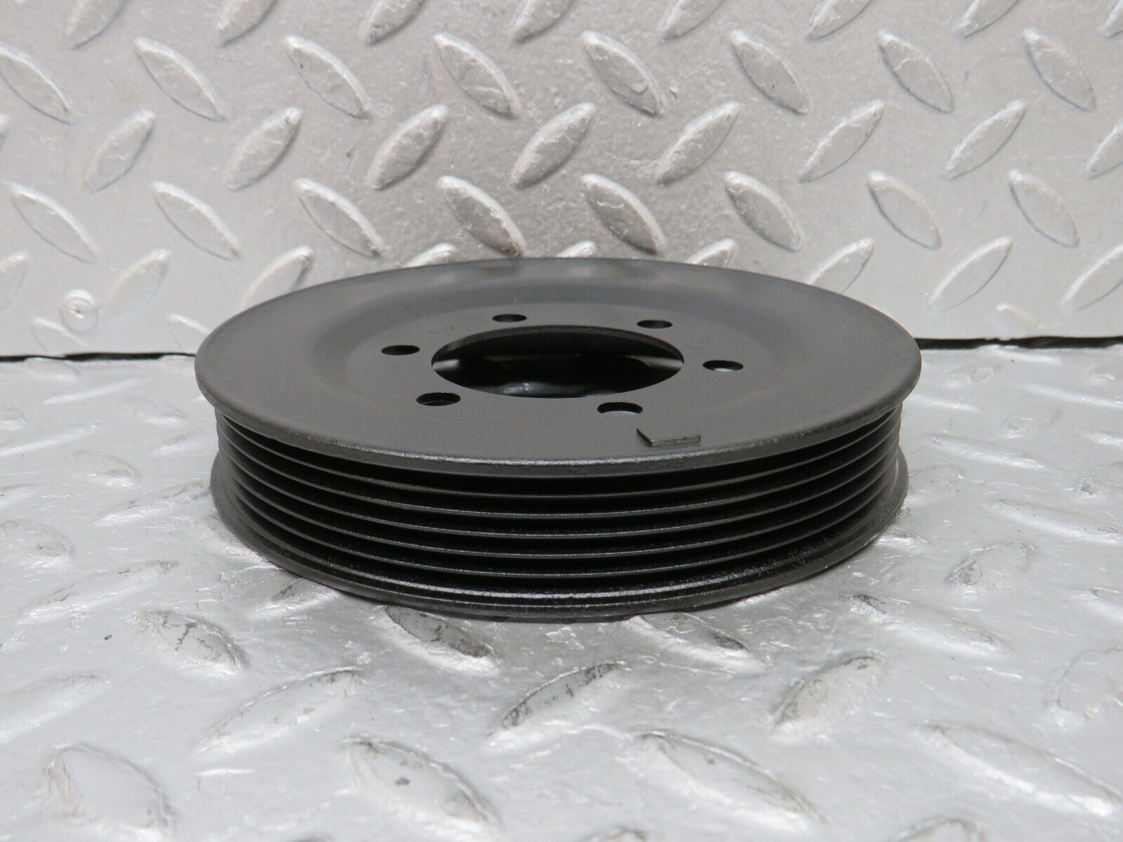 38102 Mercedes-Benz A124 320E Cabriolet Crankshaft Pulley 1040320004