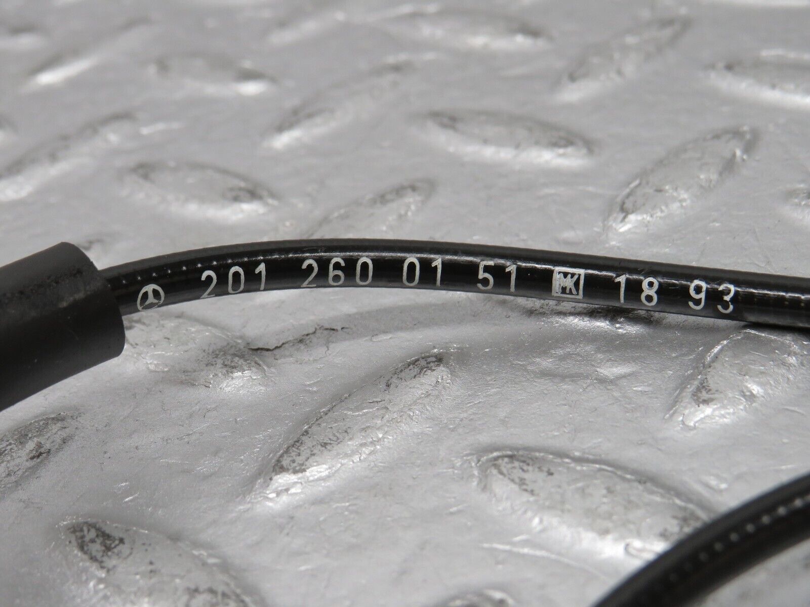 38935 Mercedes-Benz W201 190E 2.6L Gearbox Cable 2012600151