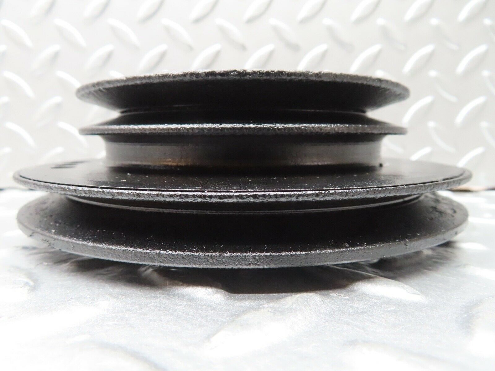 18539 Mercedes-Benz W136 170V Crankshaft Pulley 1812001705