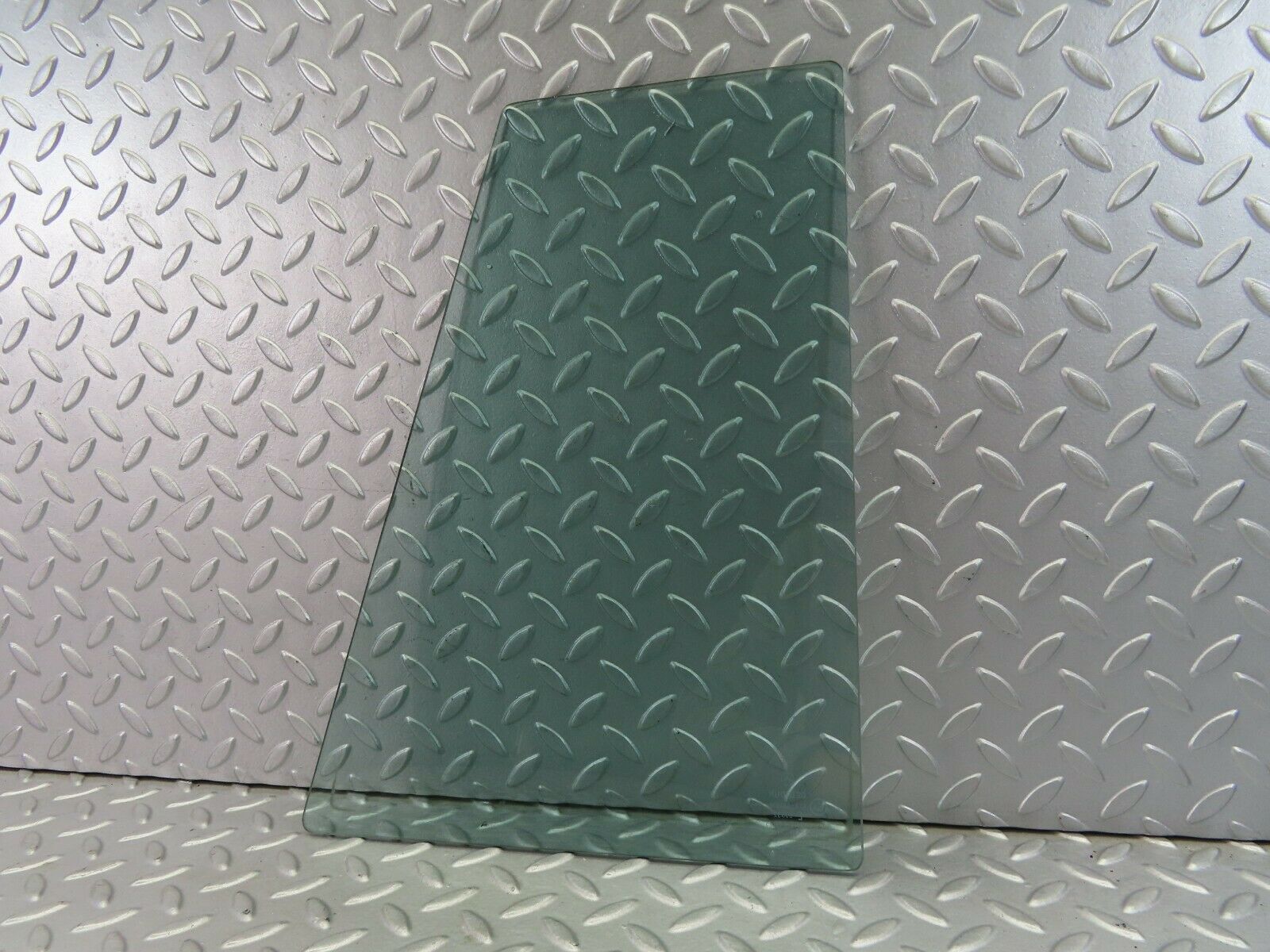 7630 Mercedes-Benz S123 230TE Wagon Rear Left Quarter Window Glass