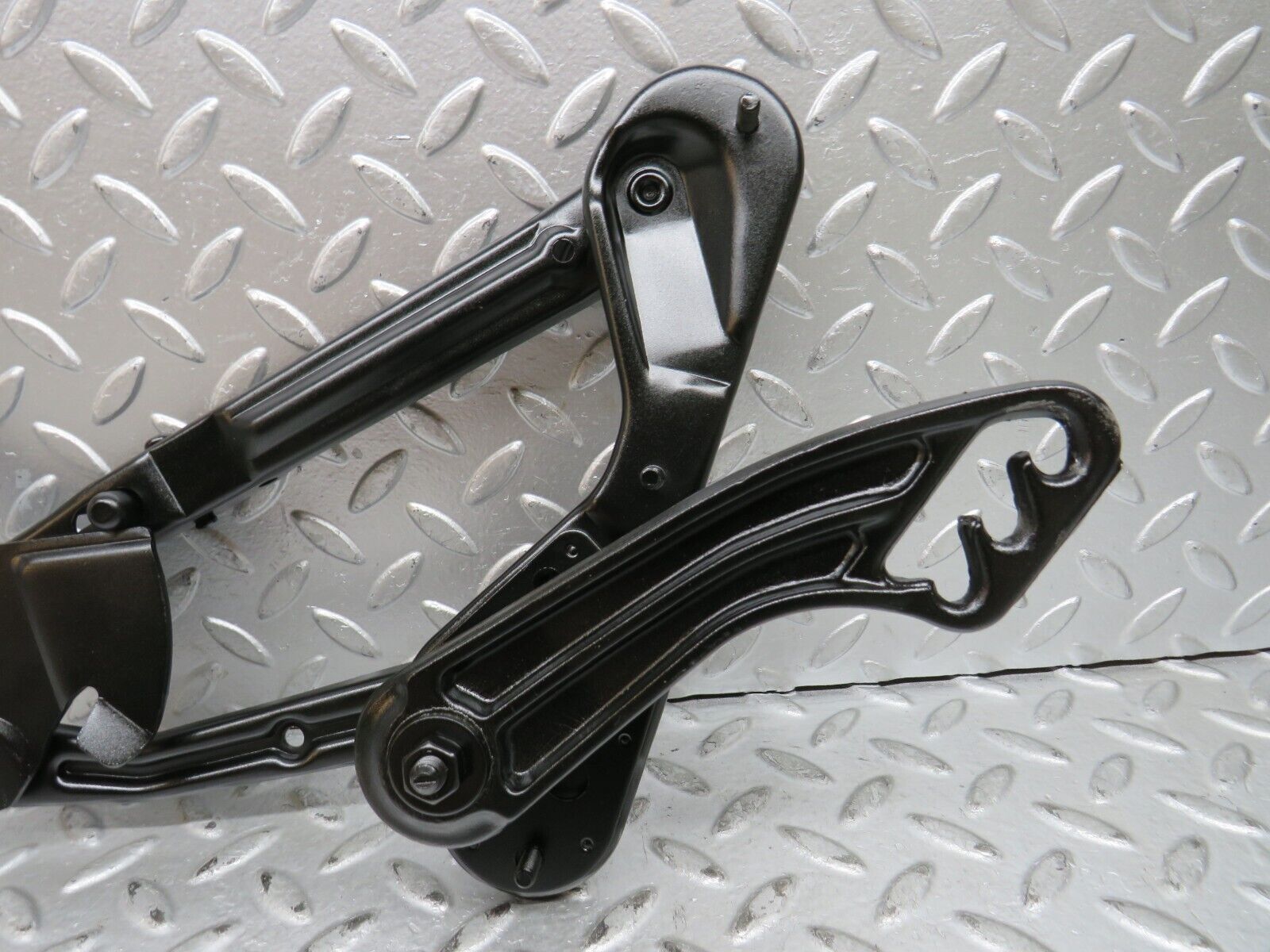 29009 Mercedes-Benz C124 320CE Coupe Bonnet Hinge Right Side 1298870274