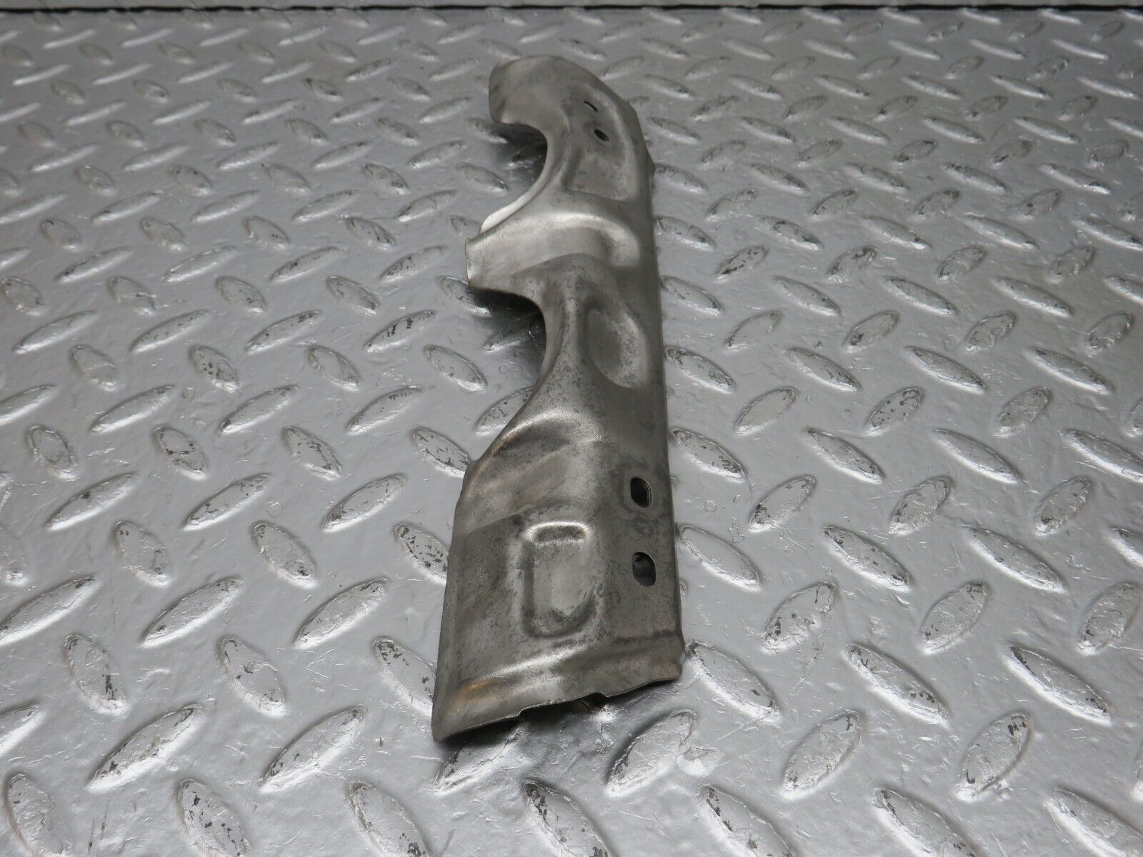 33118 Mercedes-Benz W126 380 V8 M116 Exhaust Manifold Heat Shield