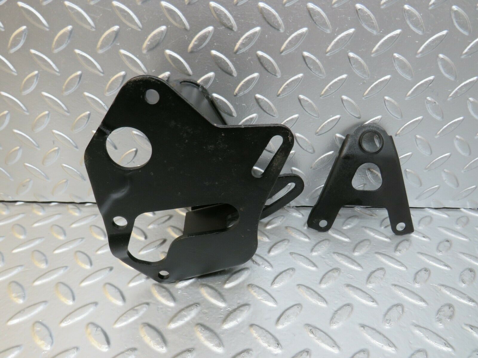 24581 Mercedes-Benz W108 Power Steering Pump Bracket