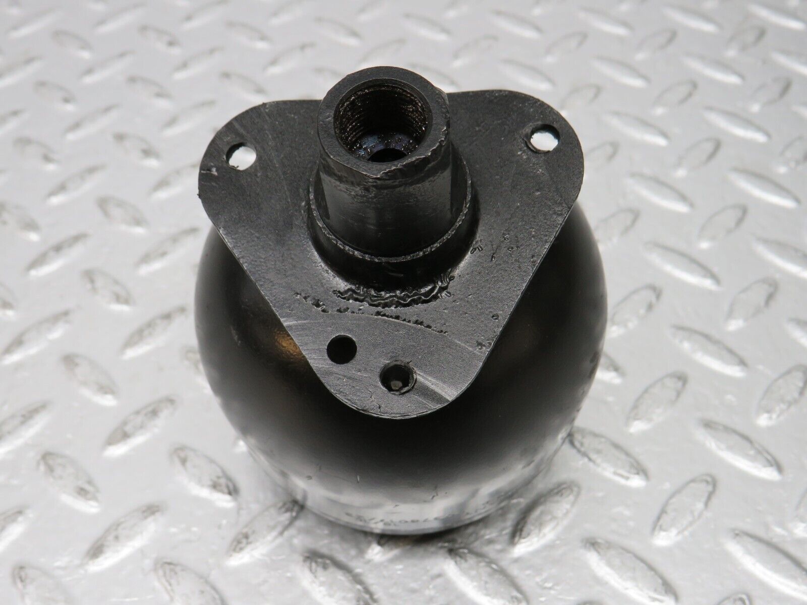 31548 Mercedes-Benz S124 220TE Wagon Rear Suspension Sphere 0037801723