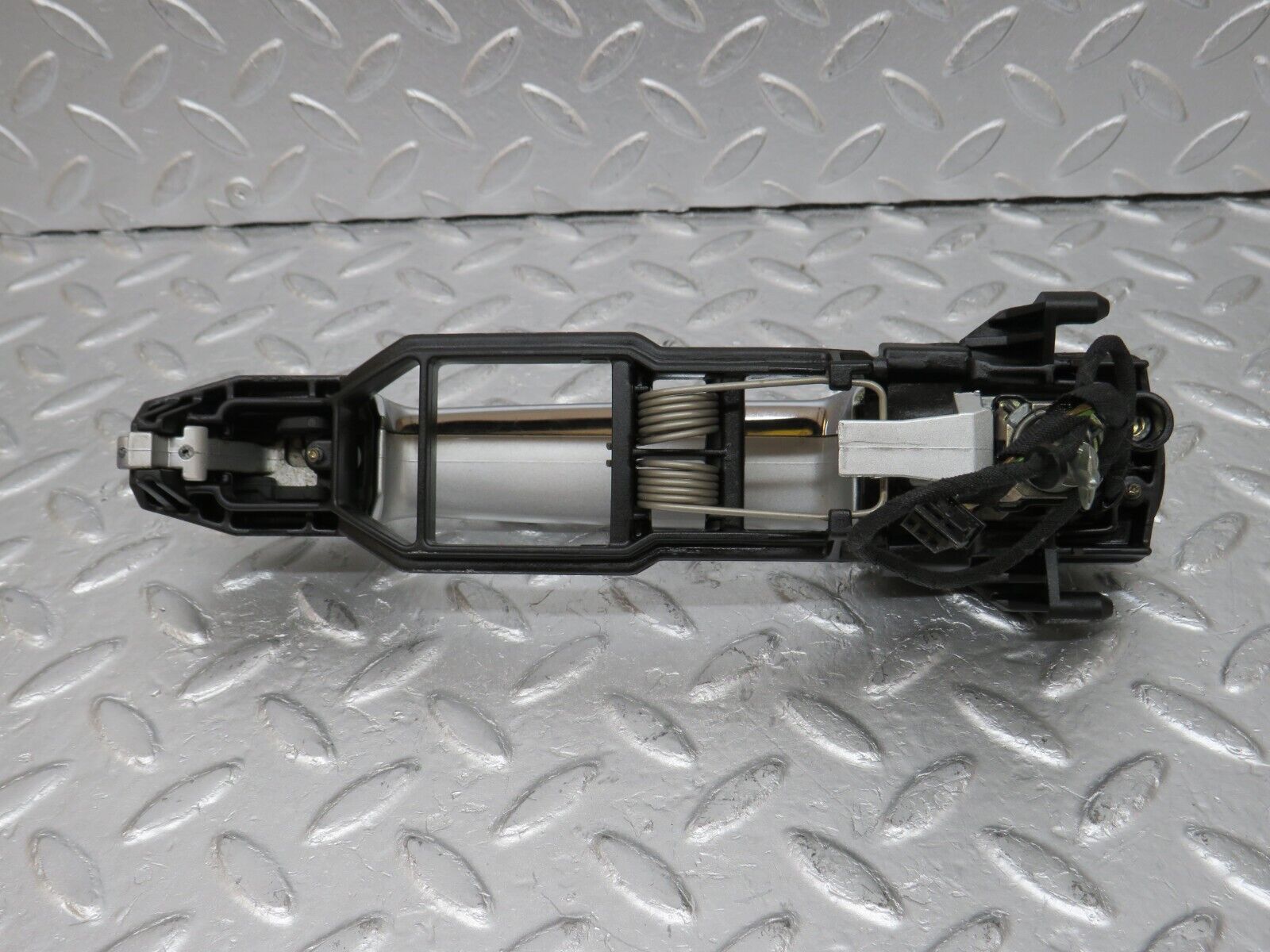 34696 Mercedes-Benz W210 320E Front Right Exterior Door Handle No Key