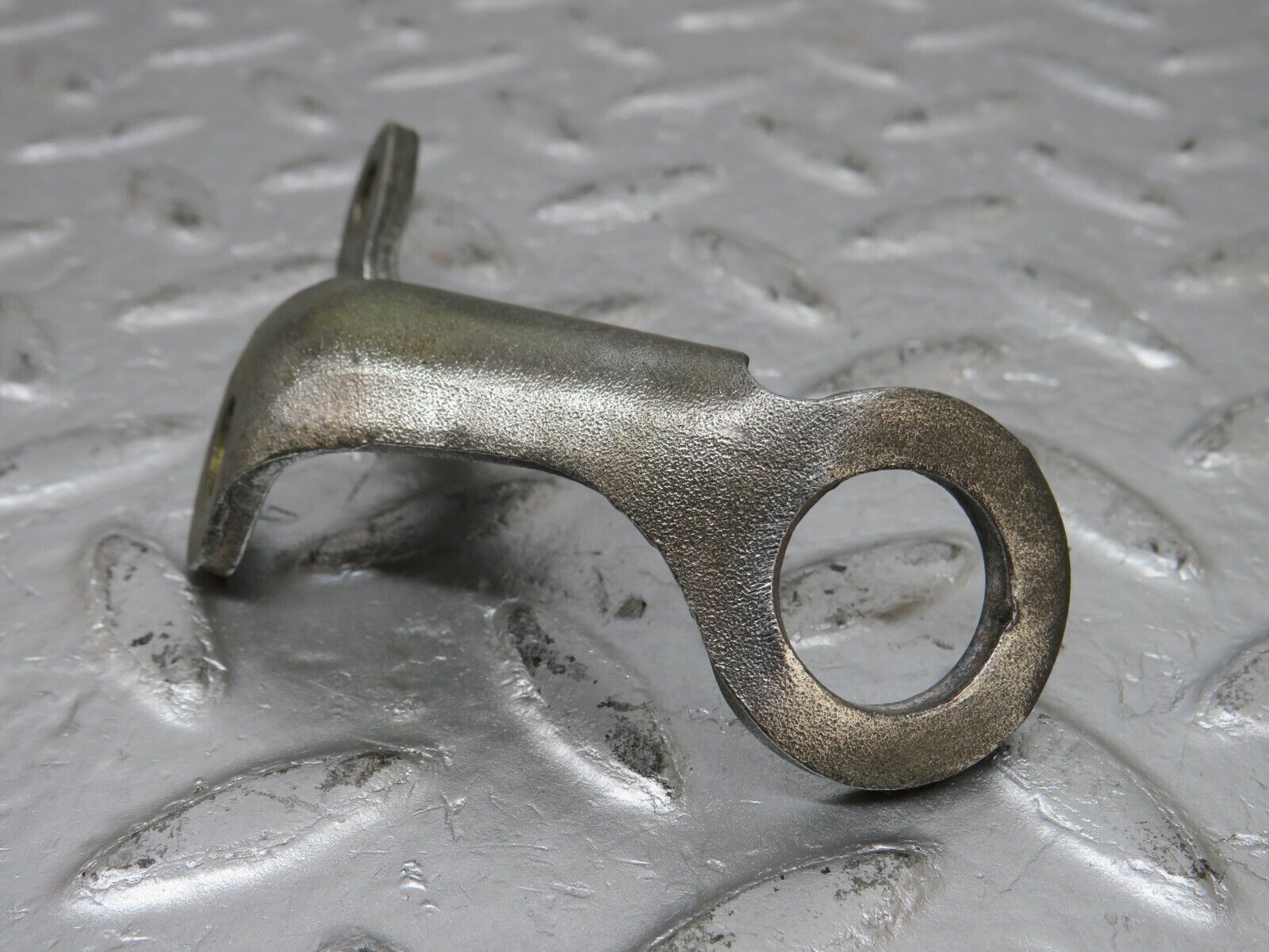 34490 Mercedes-Benz C126 380SEC Coupe Engine Lifting Eyes Hooks