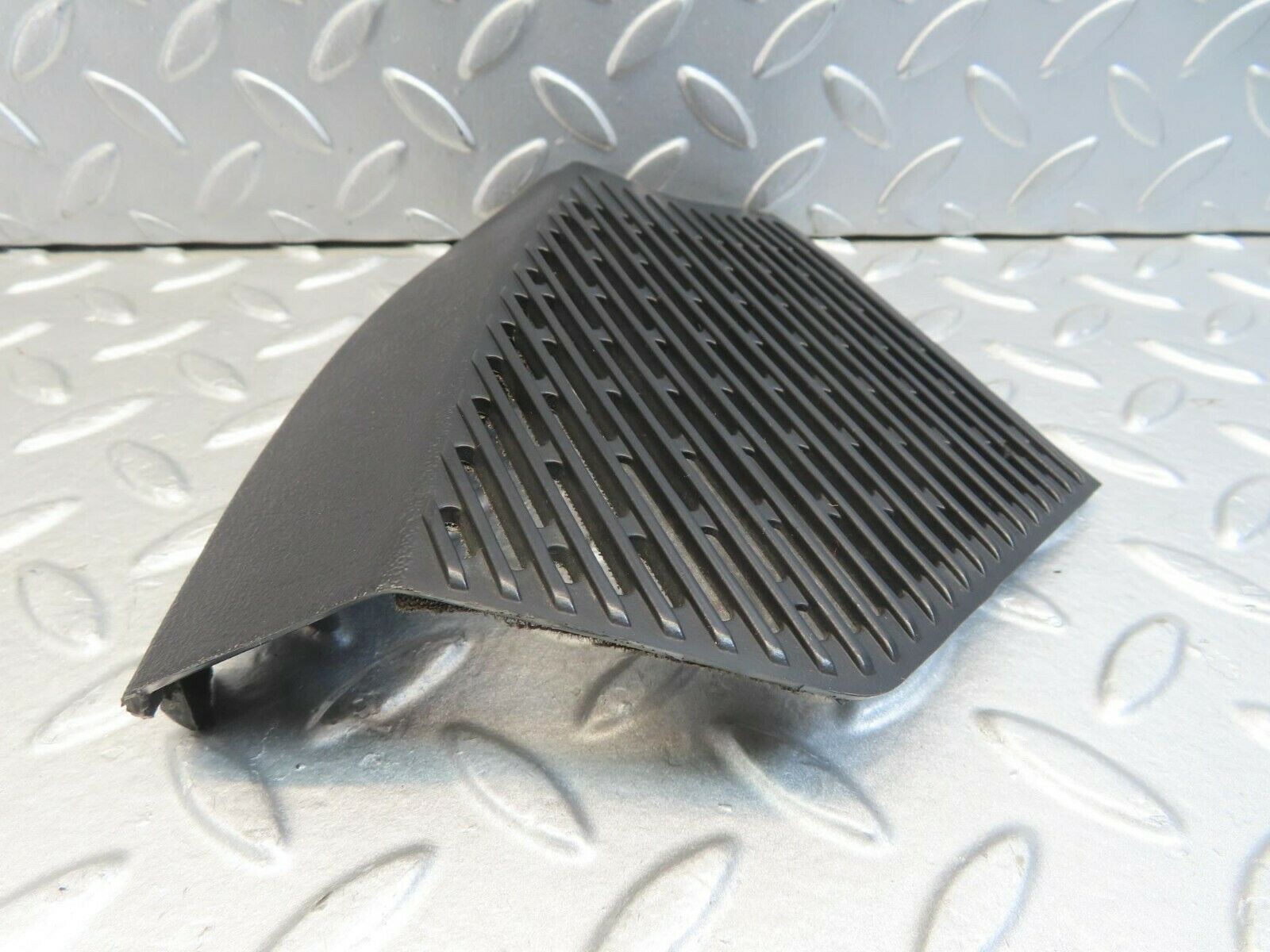 11490 Mercedes-Benz C123 230CE Coupe Right Speaker Cover Black 1236802807