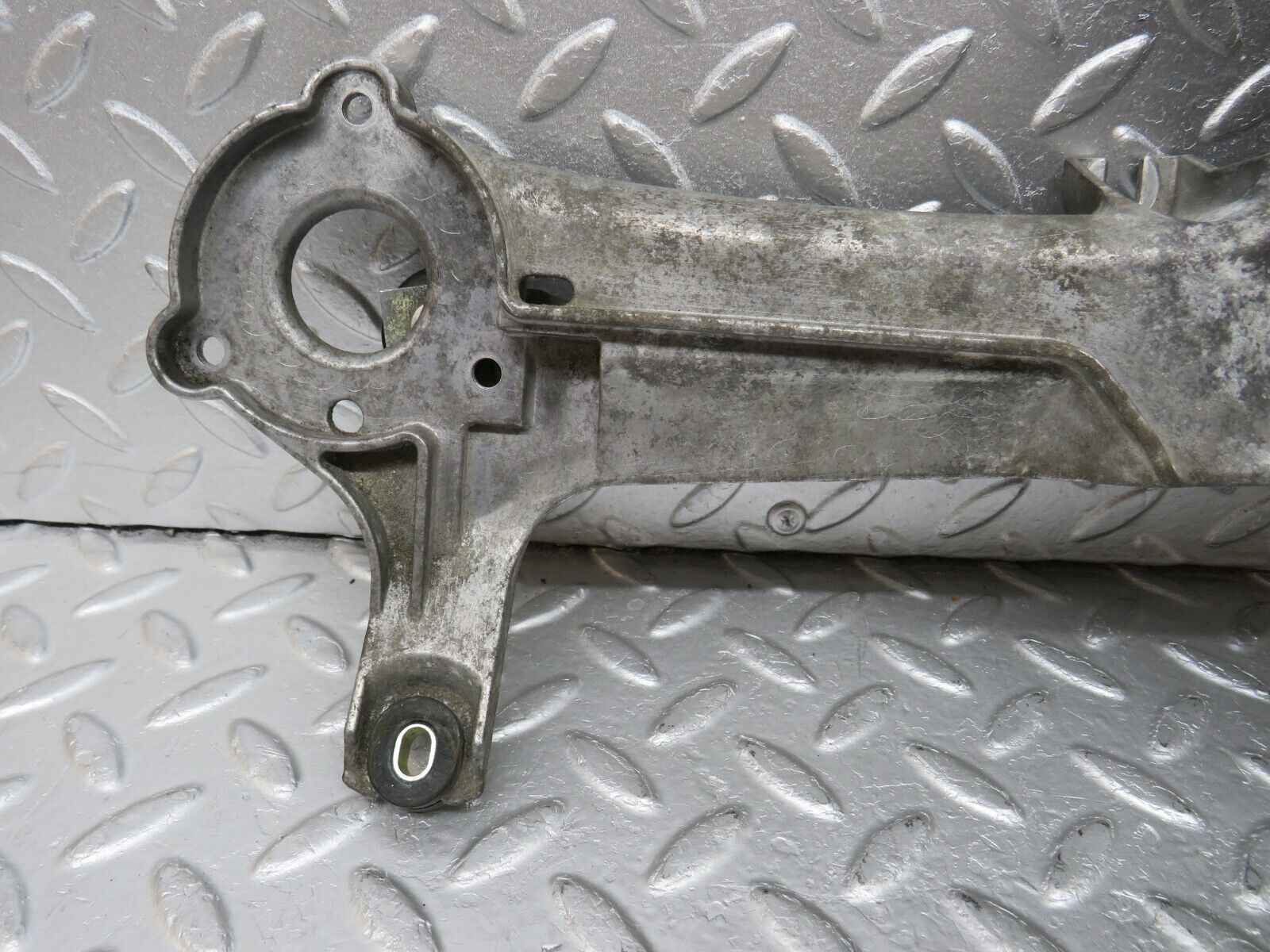 34836 Mercedes-Benz W210 320E Windscreen Wiper Mechanism Linkage 2108201642