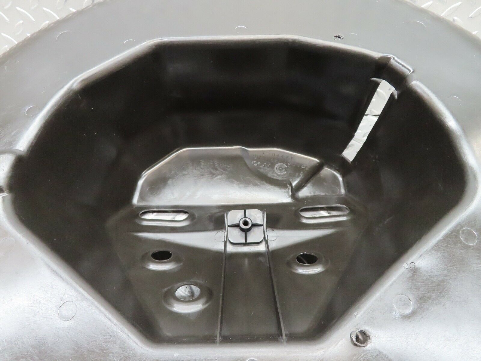 17222 Mercedes-Benz R129 300SL Coupe Spare Wheel Cover 1298900309