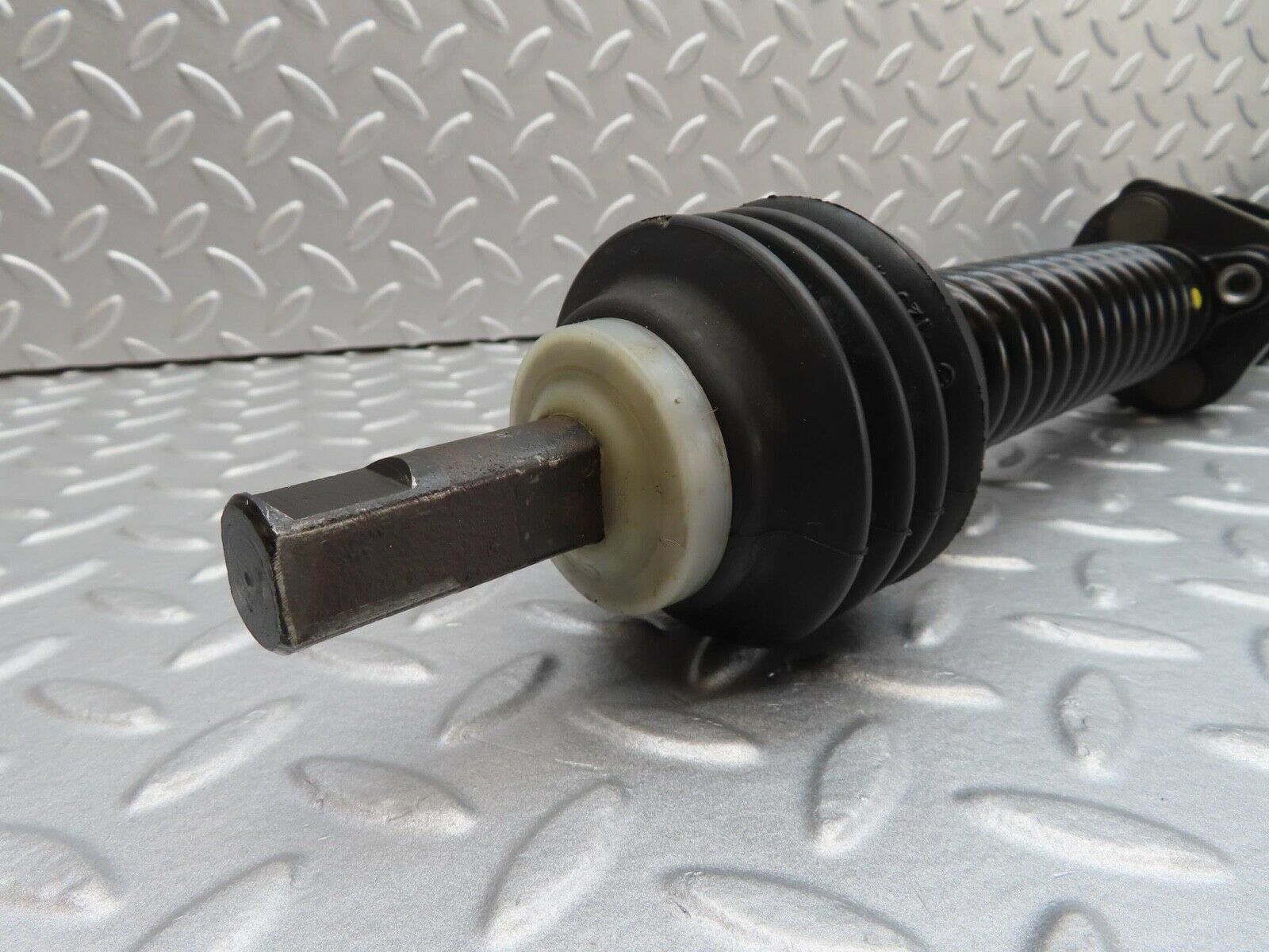 16084 Mercedes-Benz W123 280E Steering Column