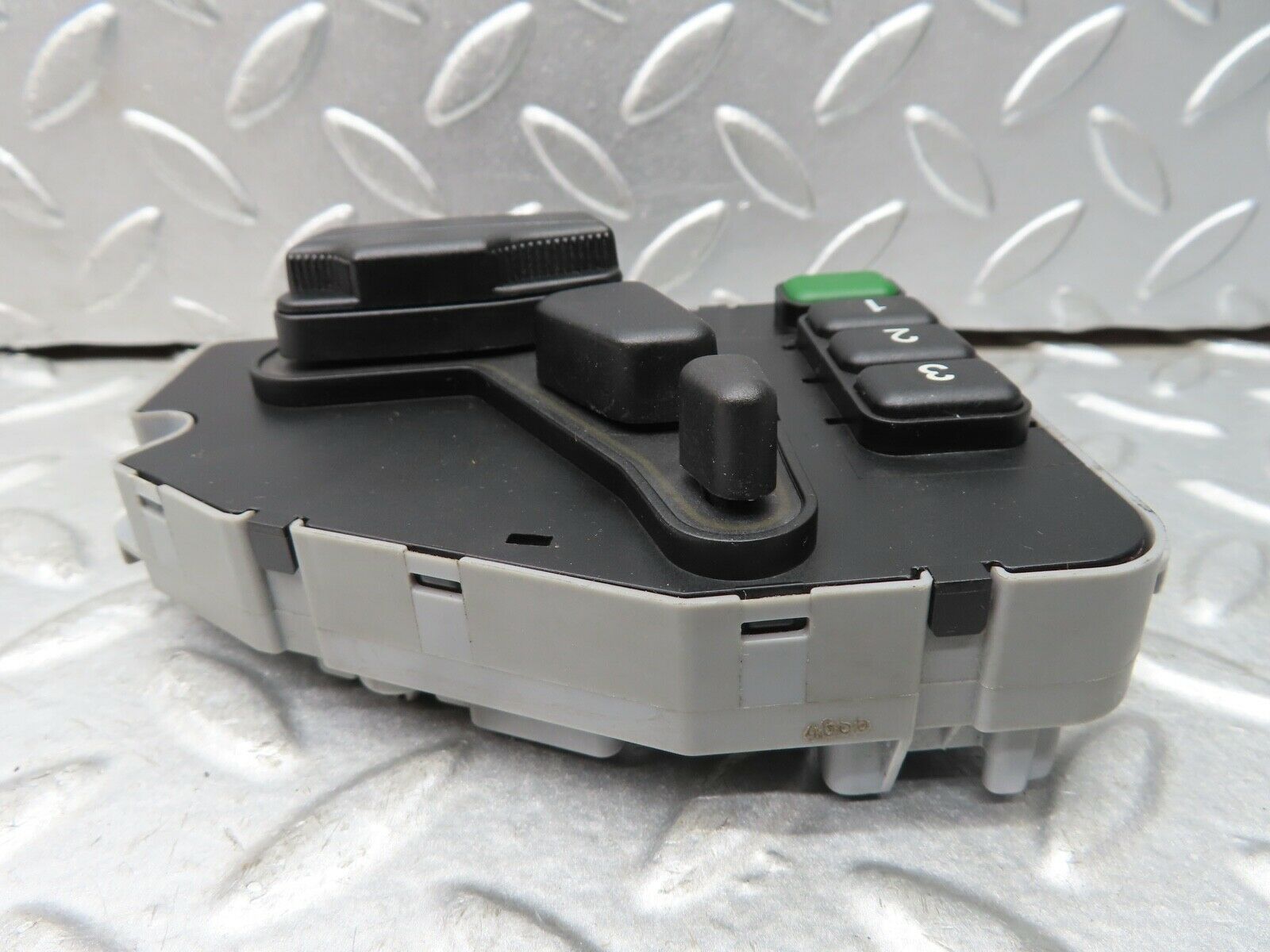 19466 Mercedes-Benz C140 CL420 Coupe Left Seat Adjustment Switch 1408200510