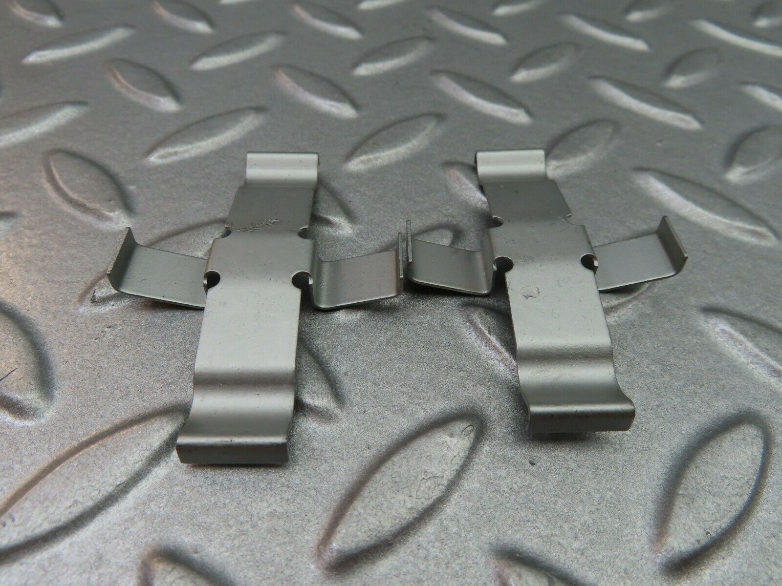 6006 Mercedes-Benz Rear Brake Pad Fitting Kit 107220048