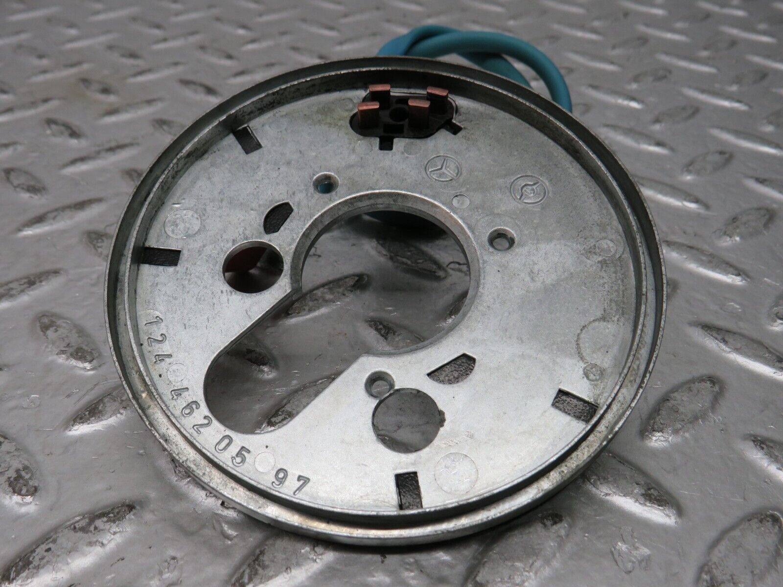 27736 Mercedes-Benz S124 300TE Wagon Steering Wheel Contact Plate 1244620597