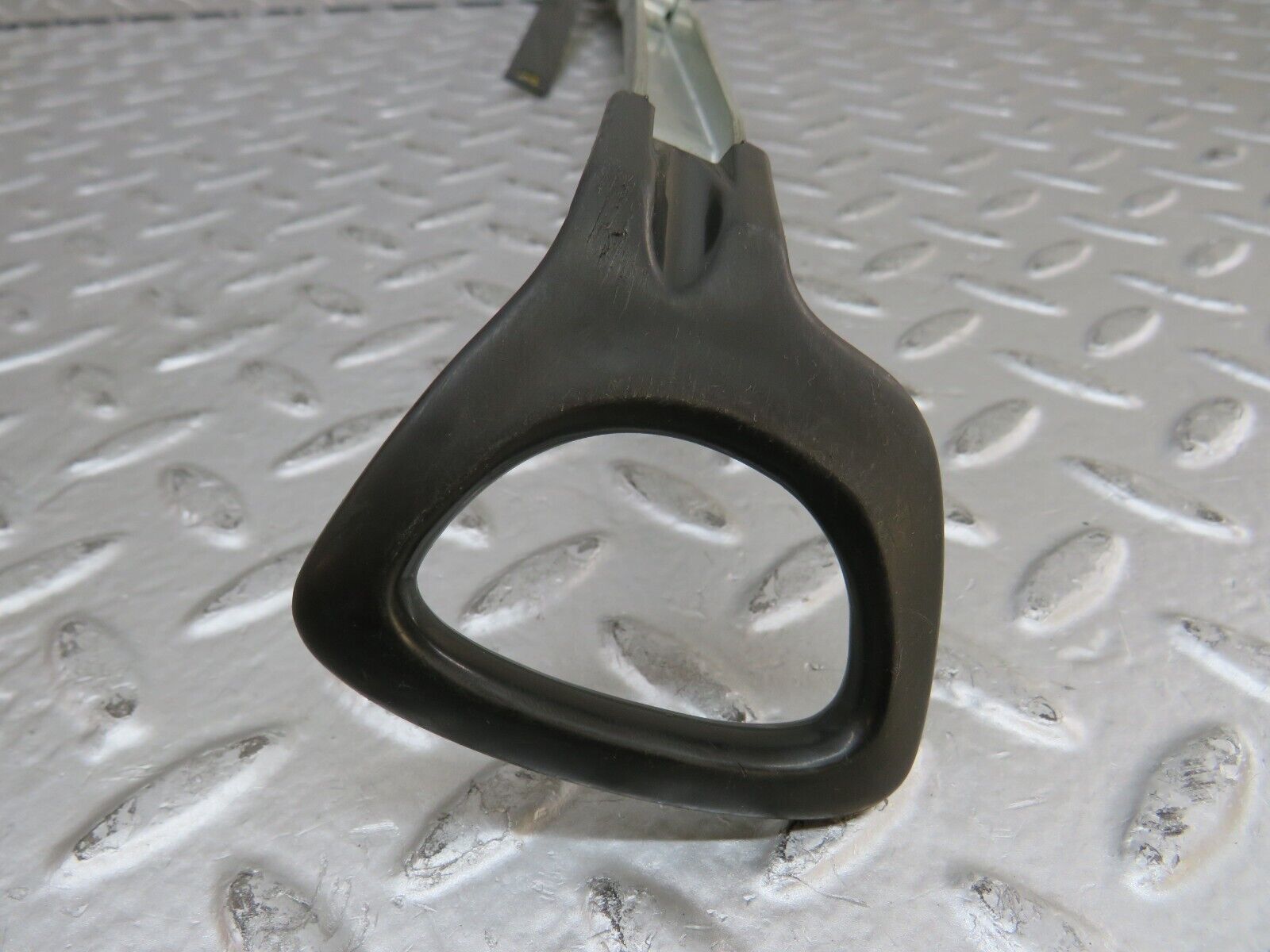 27062 Mercedes-Benz W123 280E Front Right Seat Side Sliding Adjust Handle