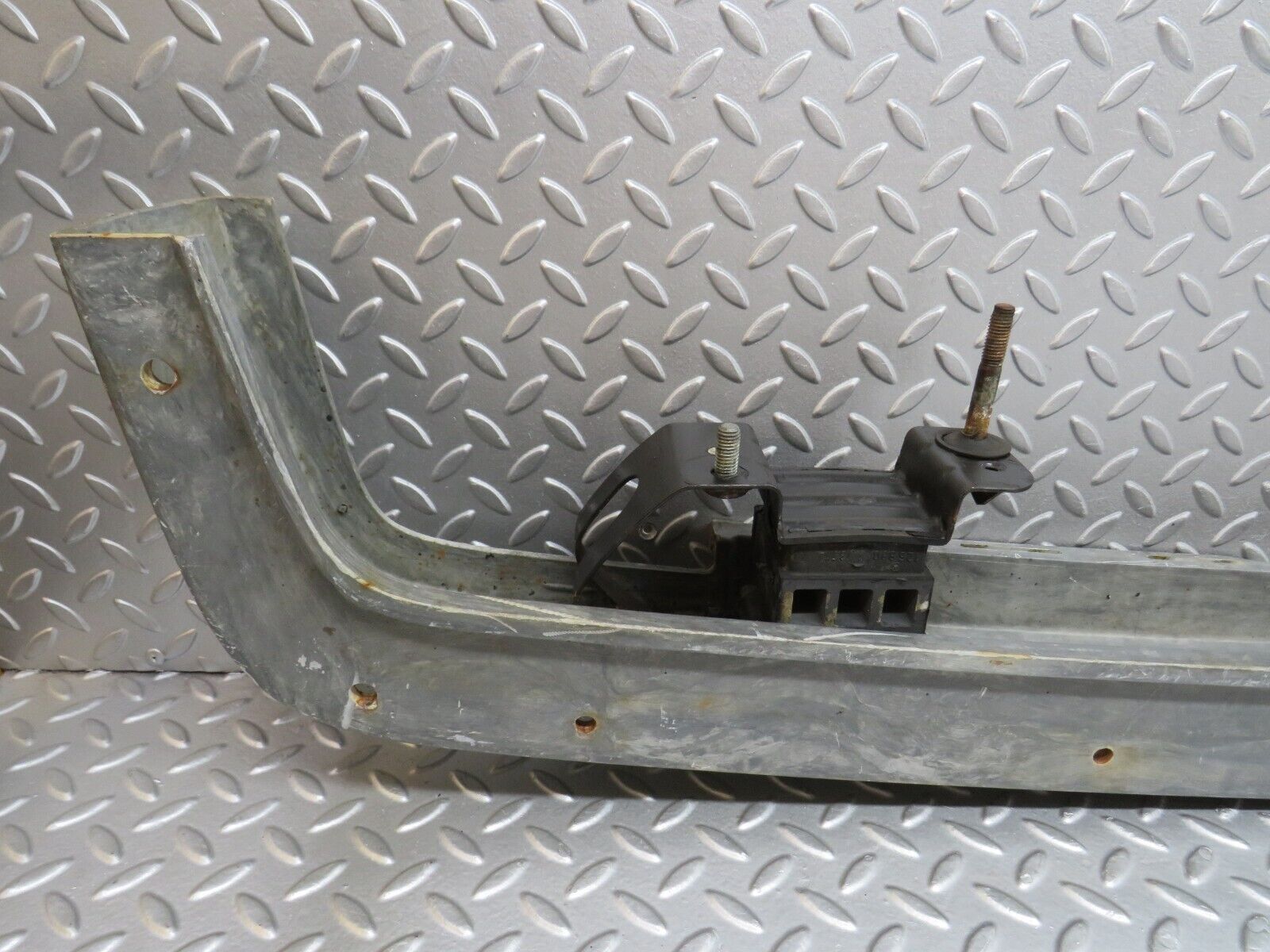 36313 Mercedes-Benz W126 420SE Rear Bumper Bracket Reinforcement 1268851105