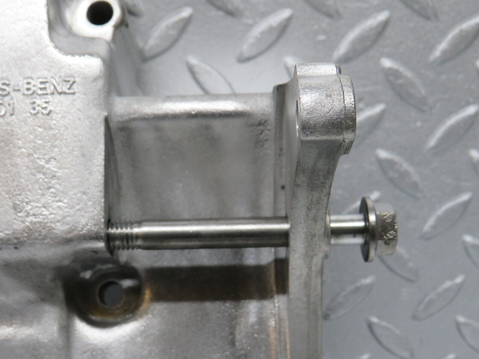 38625 Mercedes-Benz R129 280SL Coupe Alternator Generator Bracket 1041550135