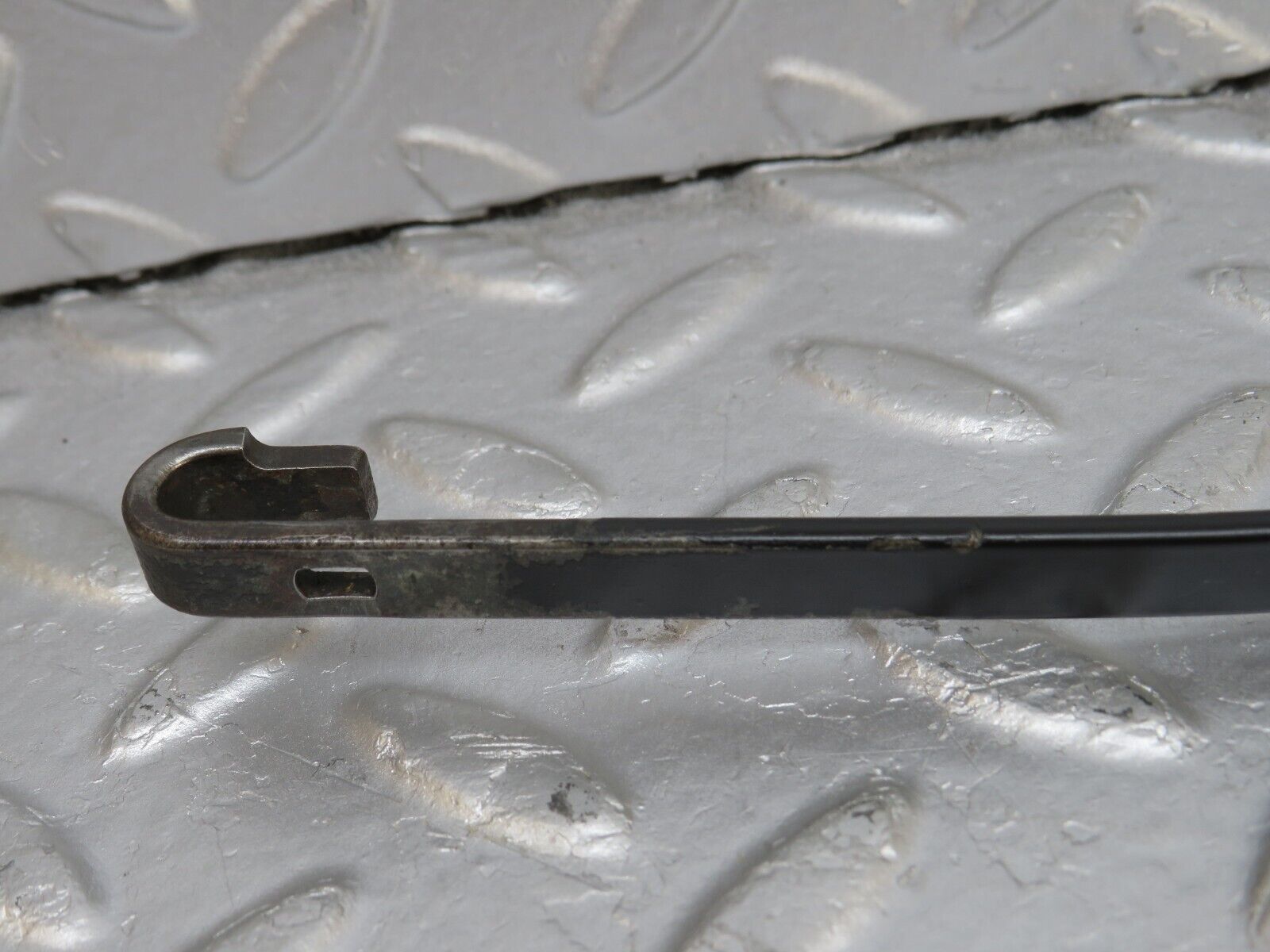 34523 Mercedes-Benz C126 380SEC Coupe Windscreen Wiper Arm Bosch Right Side