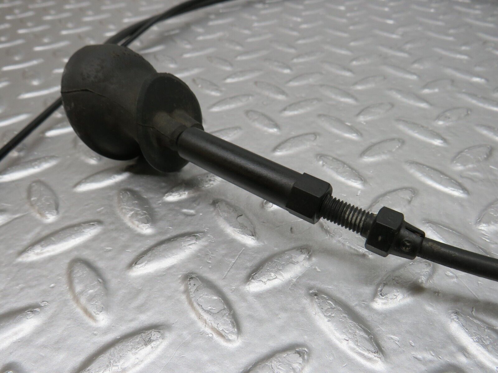 34641 Mercedes-Benz C126 380SEC Coupe Bonnet Release Cable 1269970881