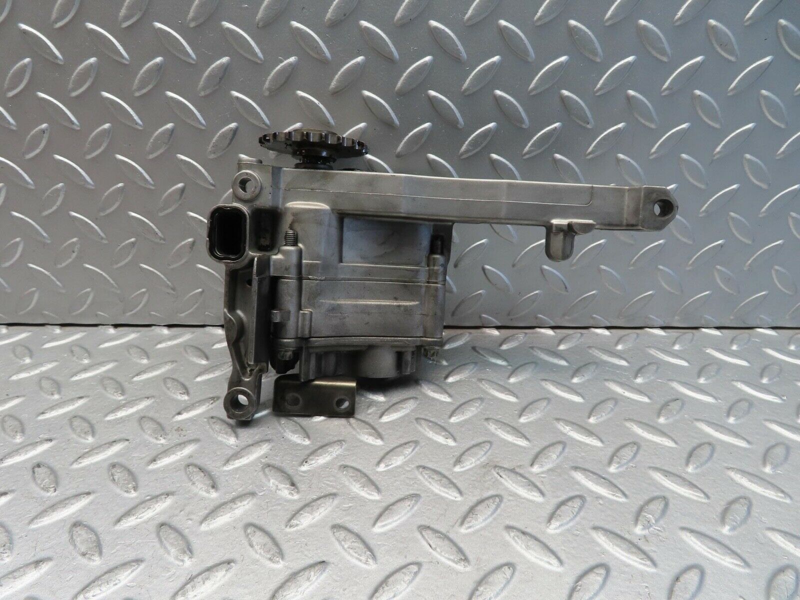 11299 Mercedes-Benz W221 S320 Oil Pump 6421810901