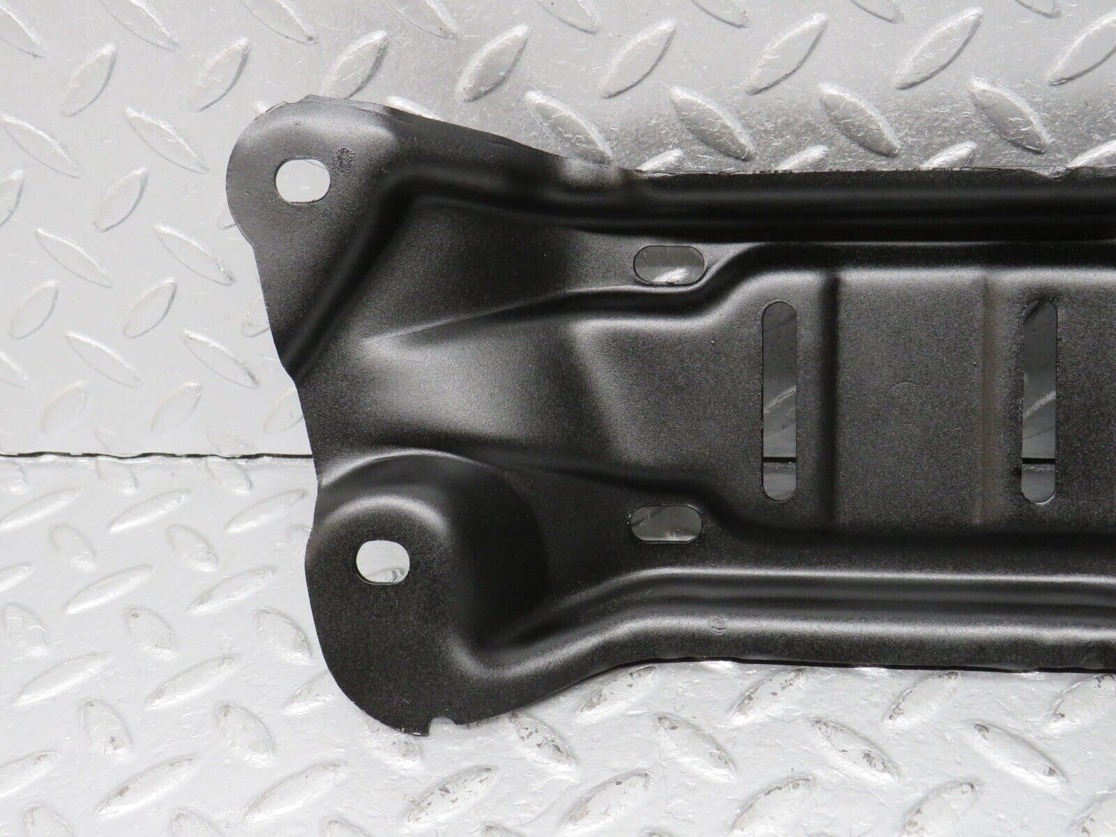 40542 Mercedes-Benz W123 300D Gearbox Mount Bracket