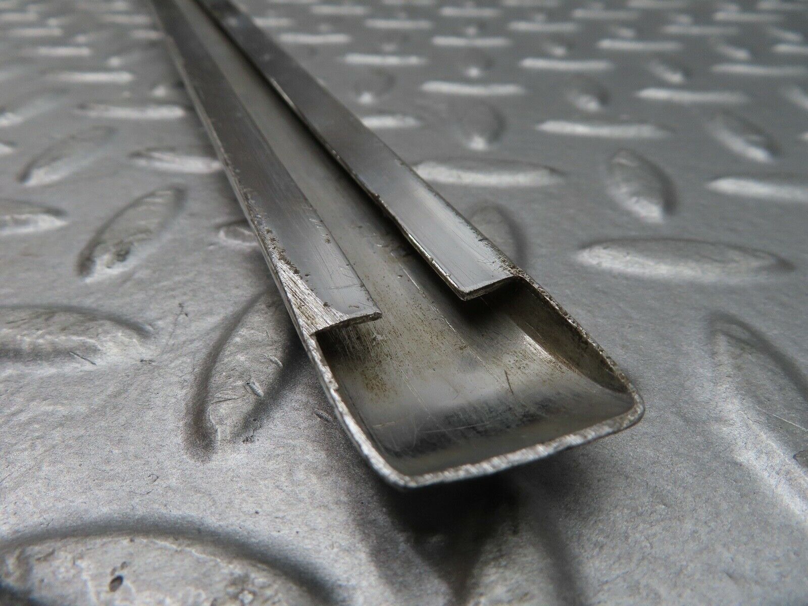 18609 Mercedes-Benz W120 W121 Ponton Front Door Lower Chrome Moulding Trim