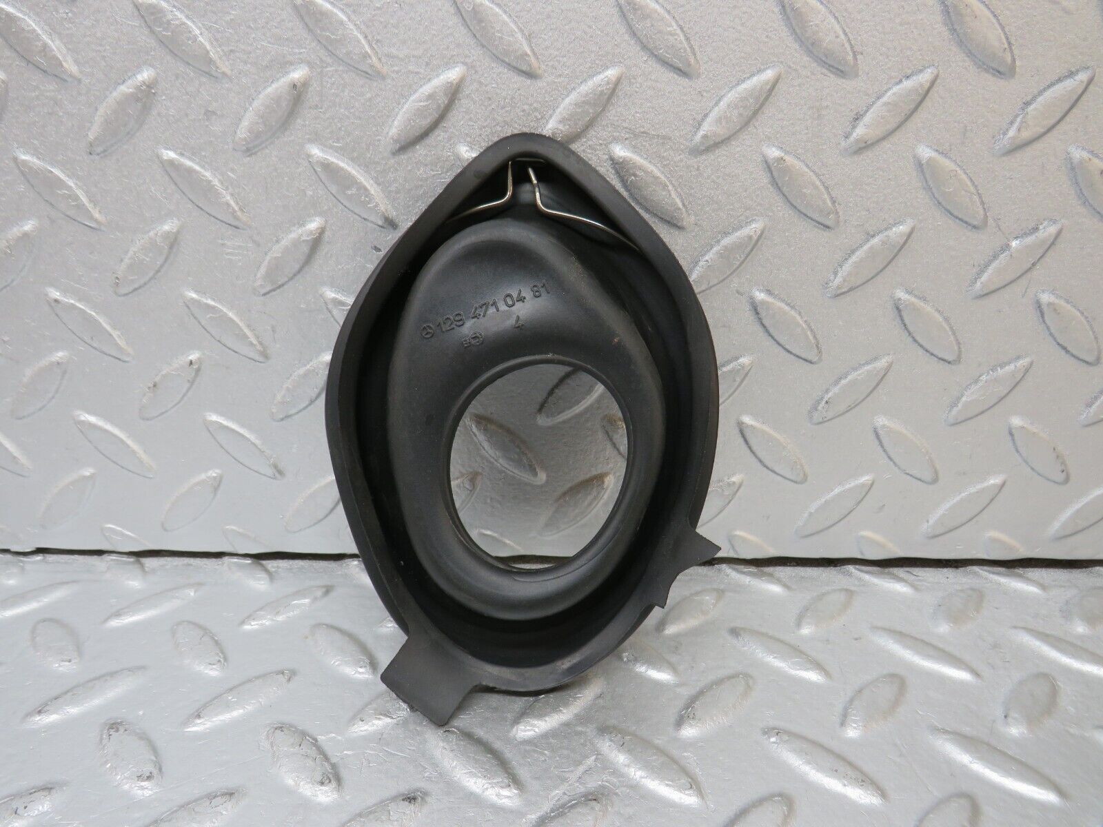 38455 Mercedes-Benz R129 280SL Coupe Fuel Tank Rubber Seal Set 1294710381 1294710481