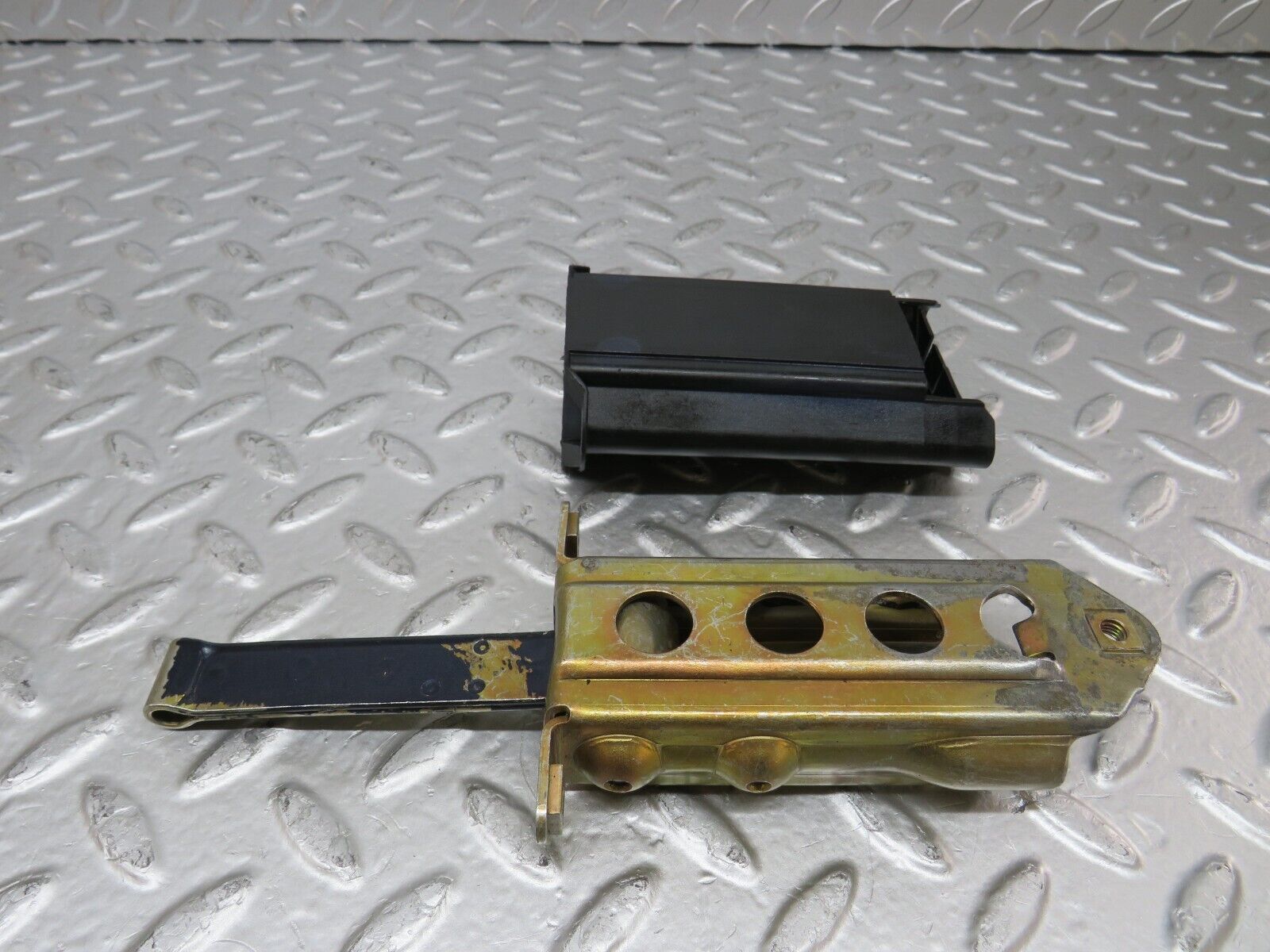 25660 Mercedes-Benz W124 280E Door Safety Check Strap