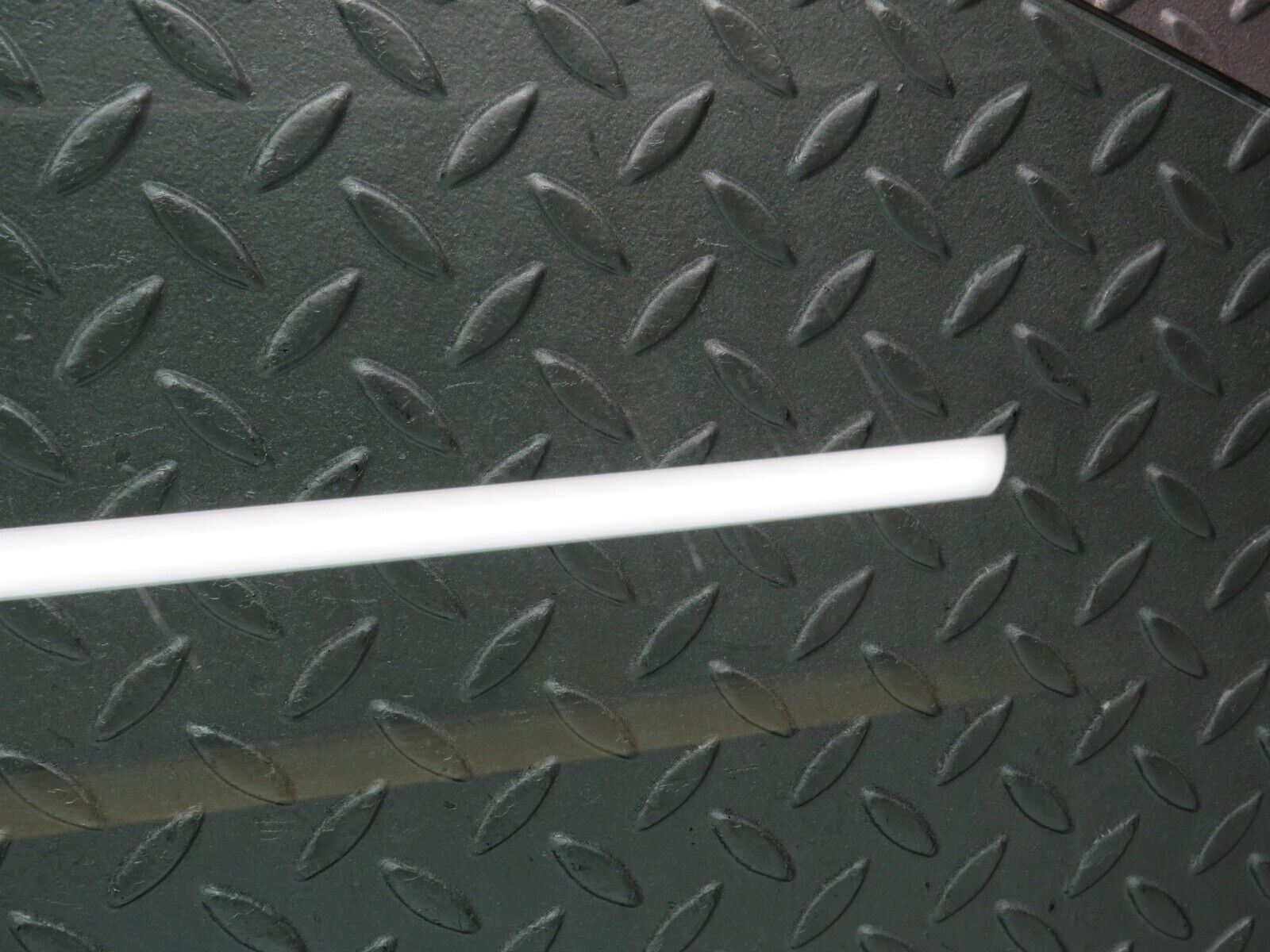 39069 Mercedes-Benz W201 190E 2.6L Front Right Door Window Glass