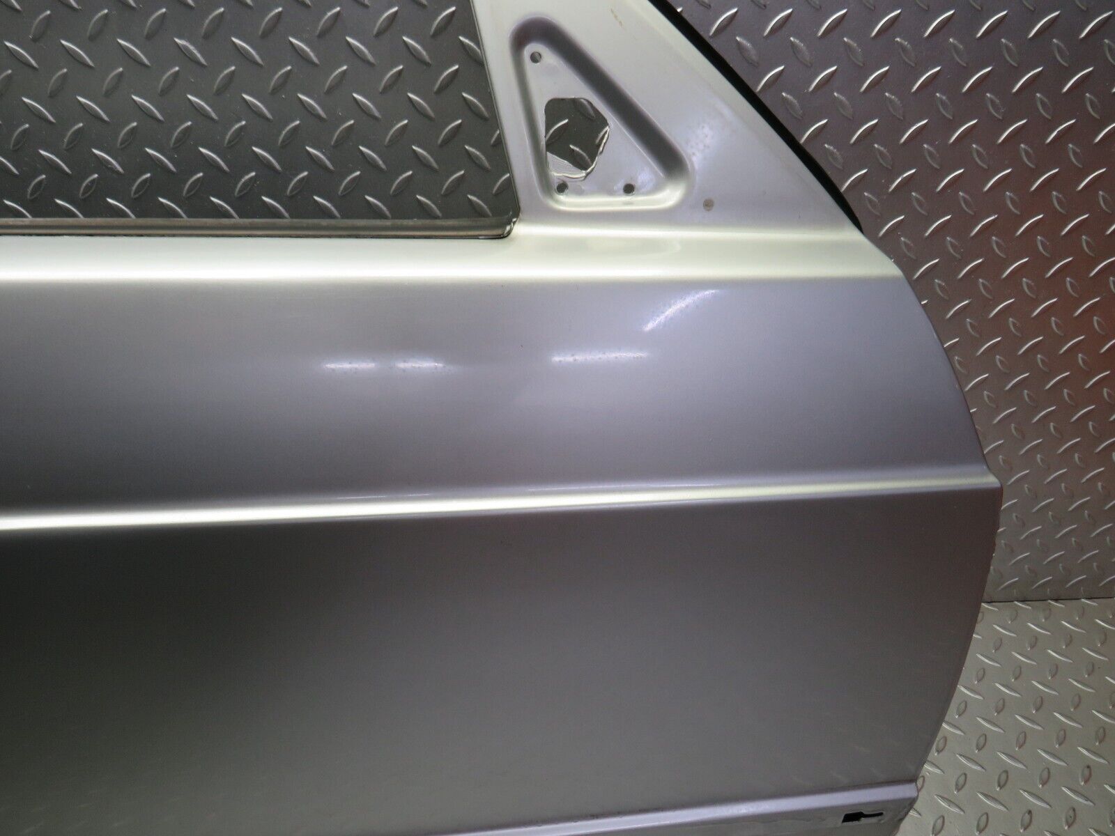 31824 Mercedes-Benz W201 190LE 1.8L Front Right Door