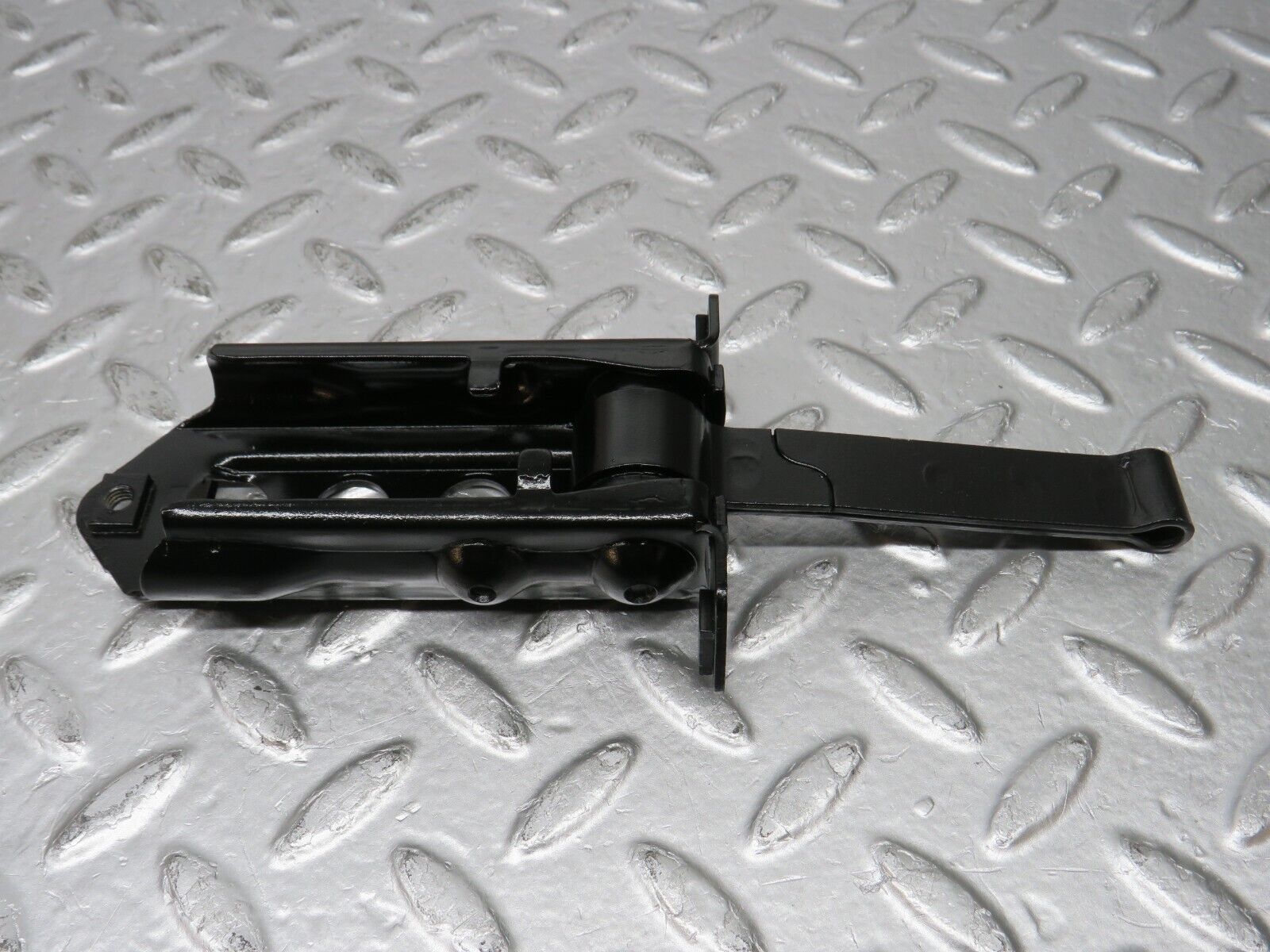 31529 Mercedes-Benz S124 220TE Wagon Door Safety Check Strap